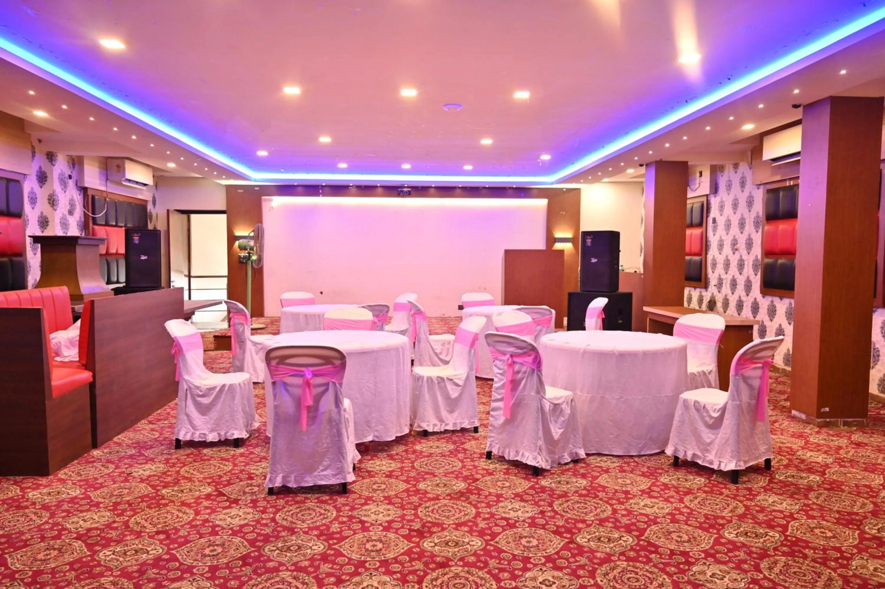 TV and multimedia in Hotel Silver Land New Digha with Rooftop Pool