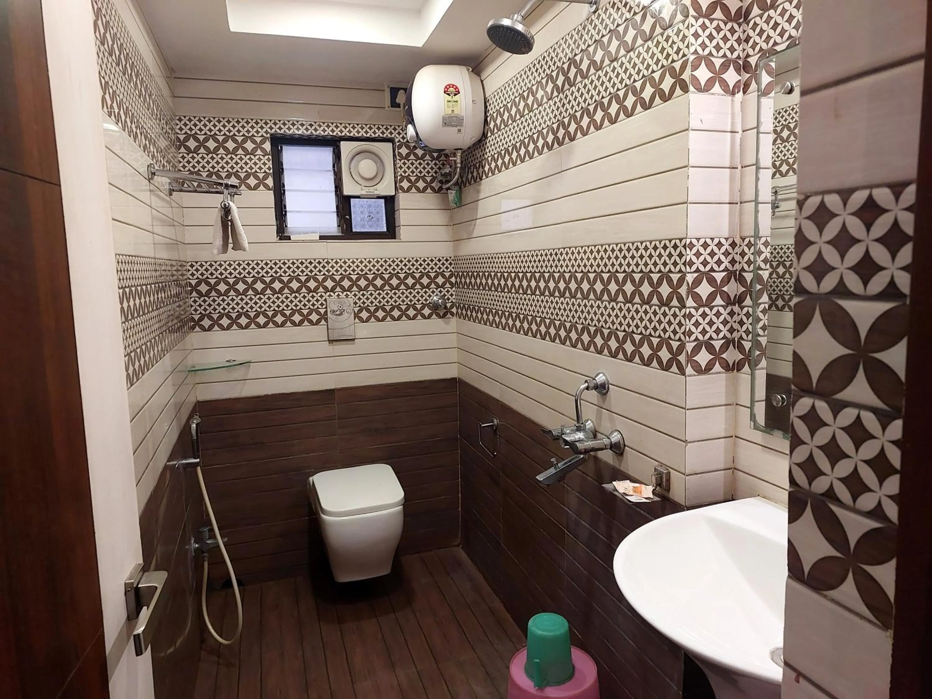 Bathroom in Hotel Silver Land New Digha with Rooftop Pool