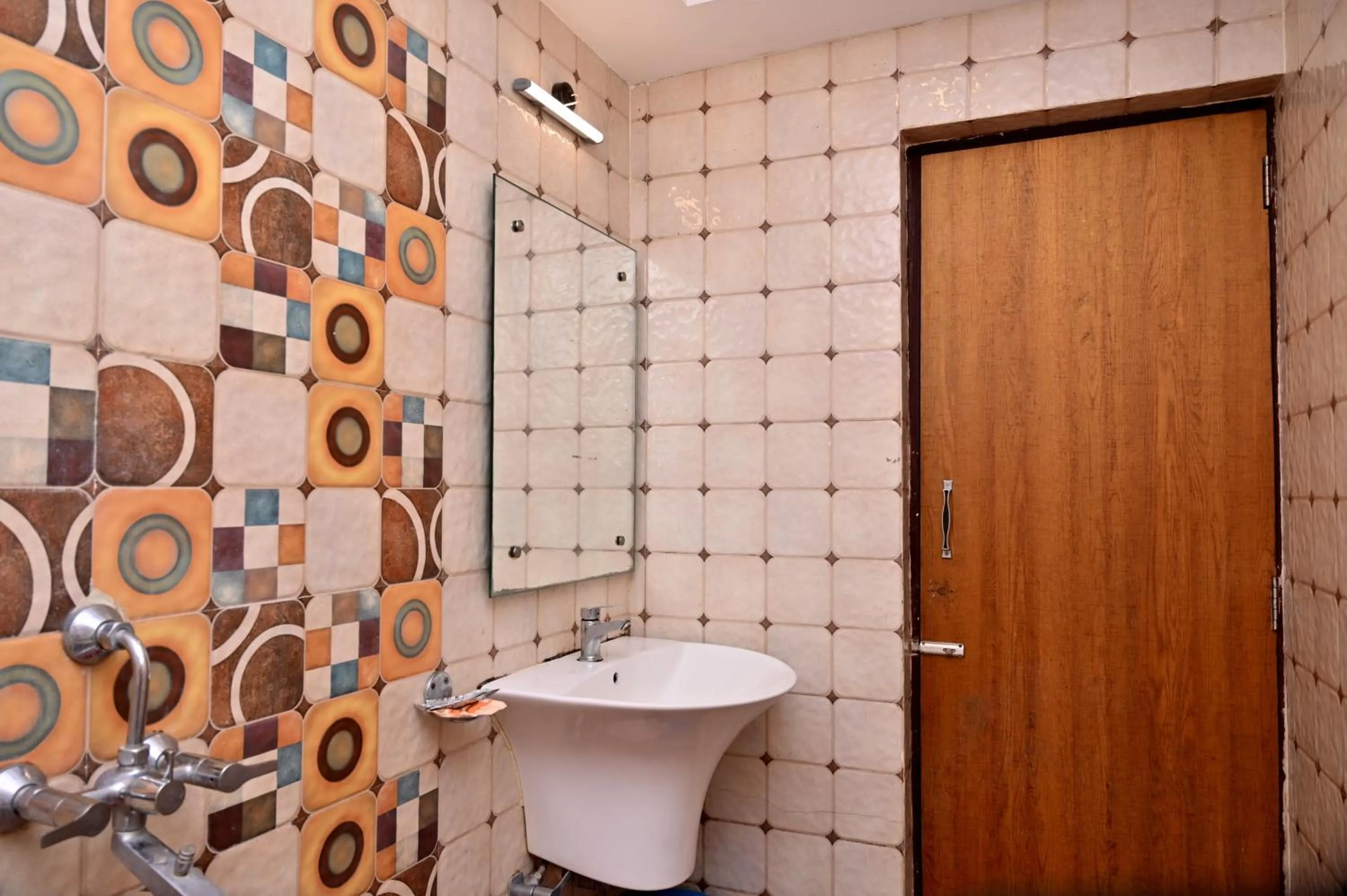 Shower in Hotel Silver Land New Digha with Rooftop Pool