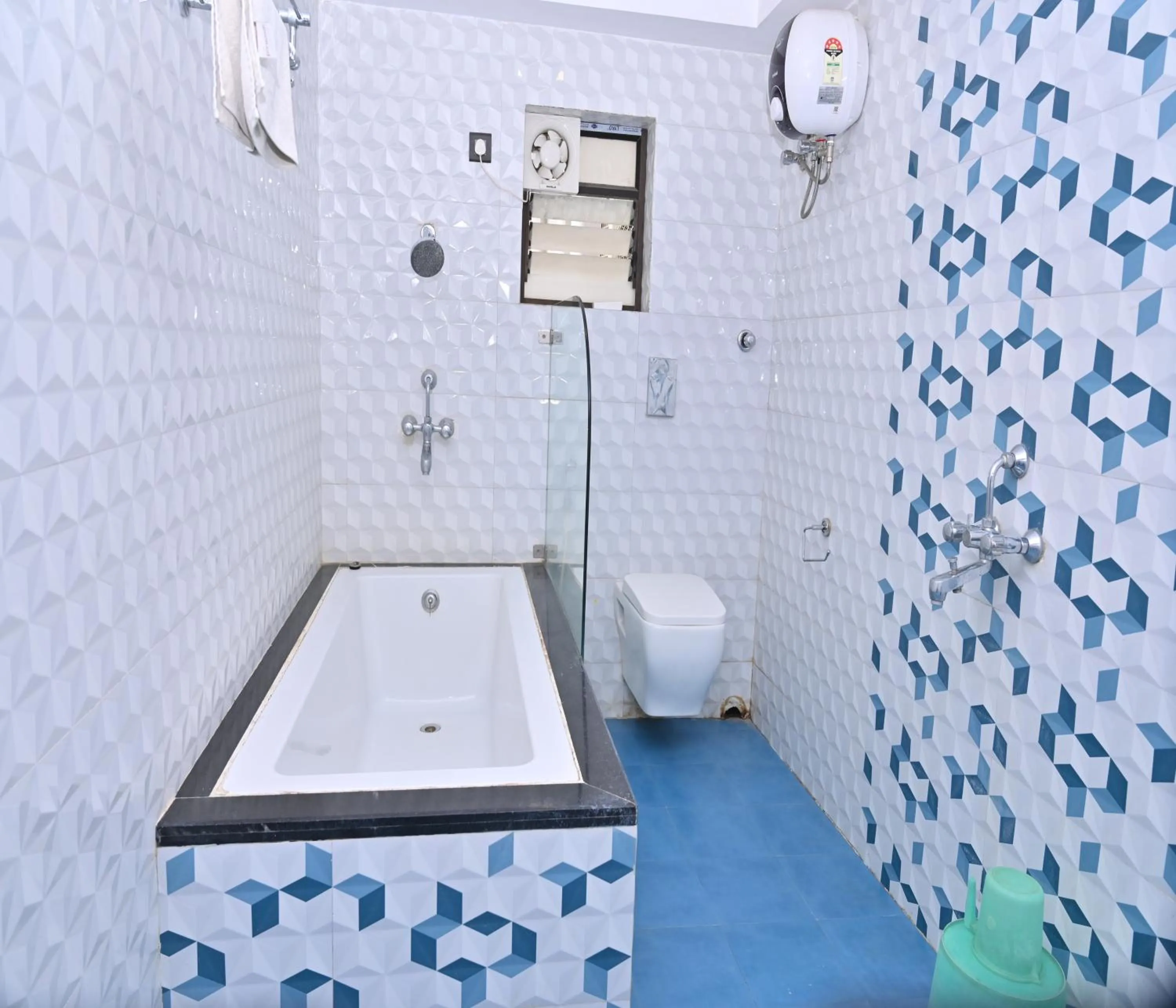 Bathroom in Hotel Silver Land New Digha with Rooftop Pool