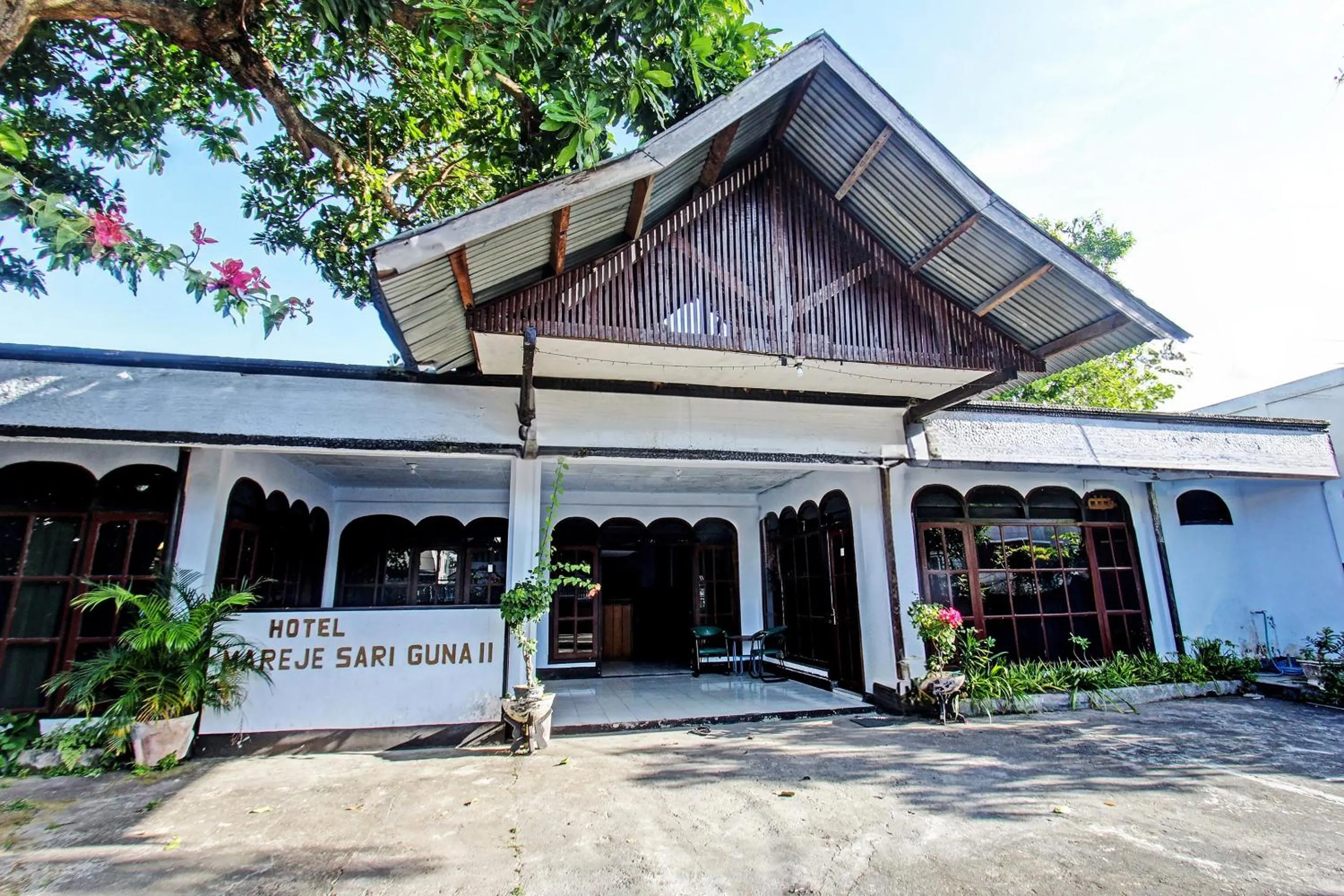 Facade/entrance in Hotel O Mareje Sariguna
