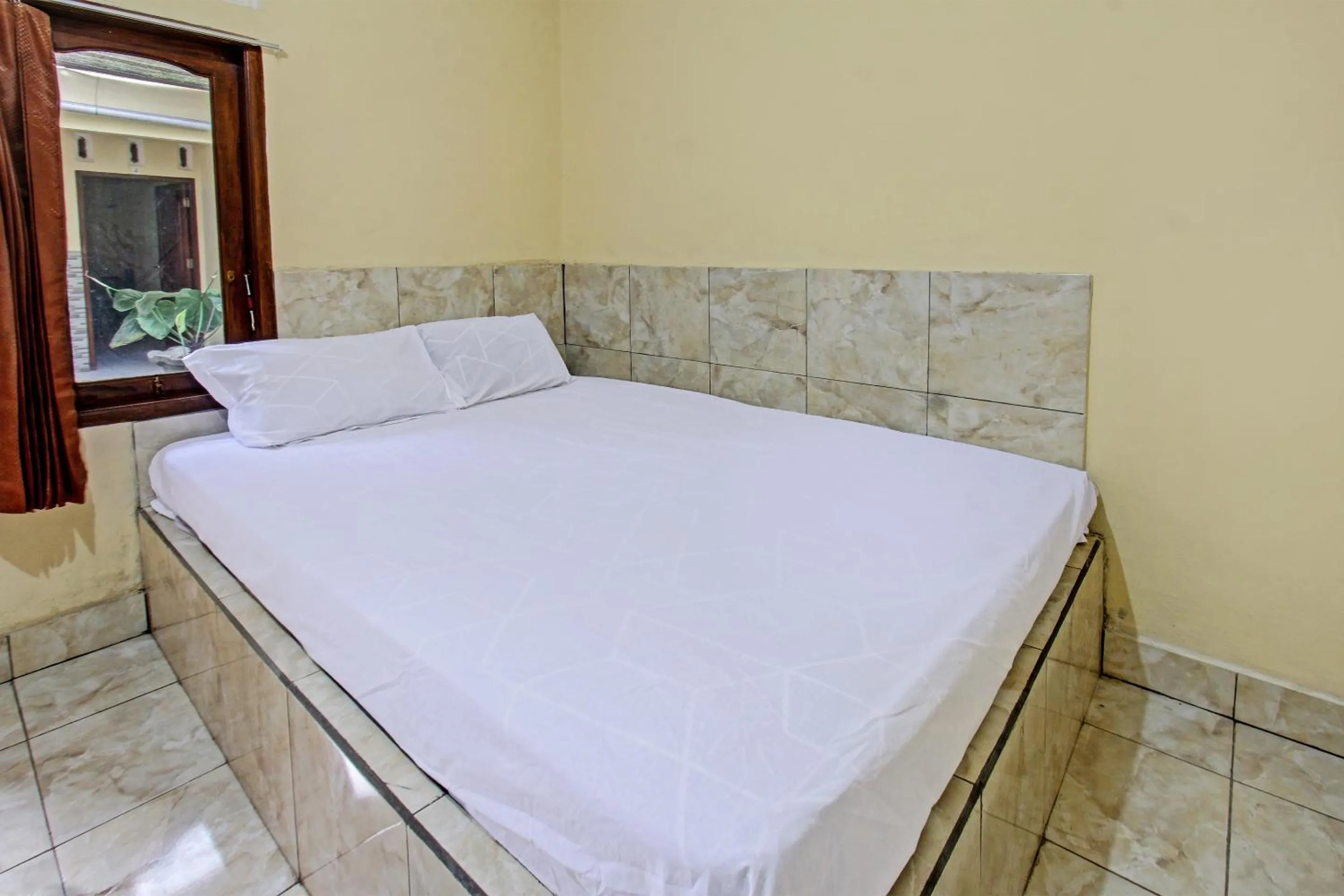 Bedroom, Bed in Hotel O Inn Homestay