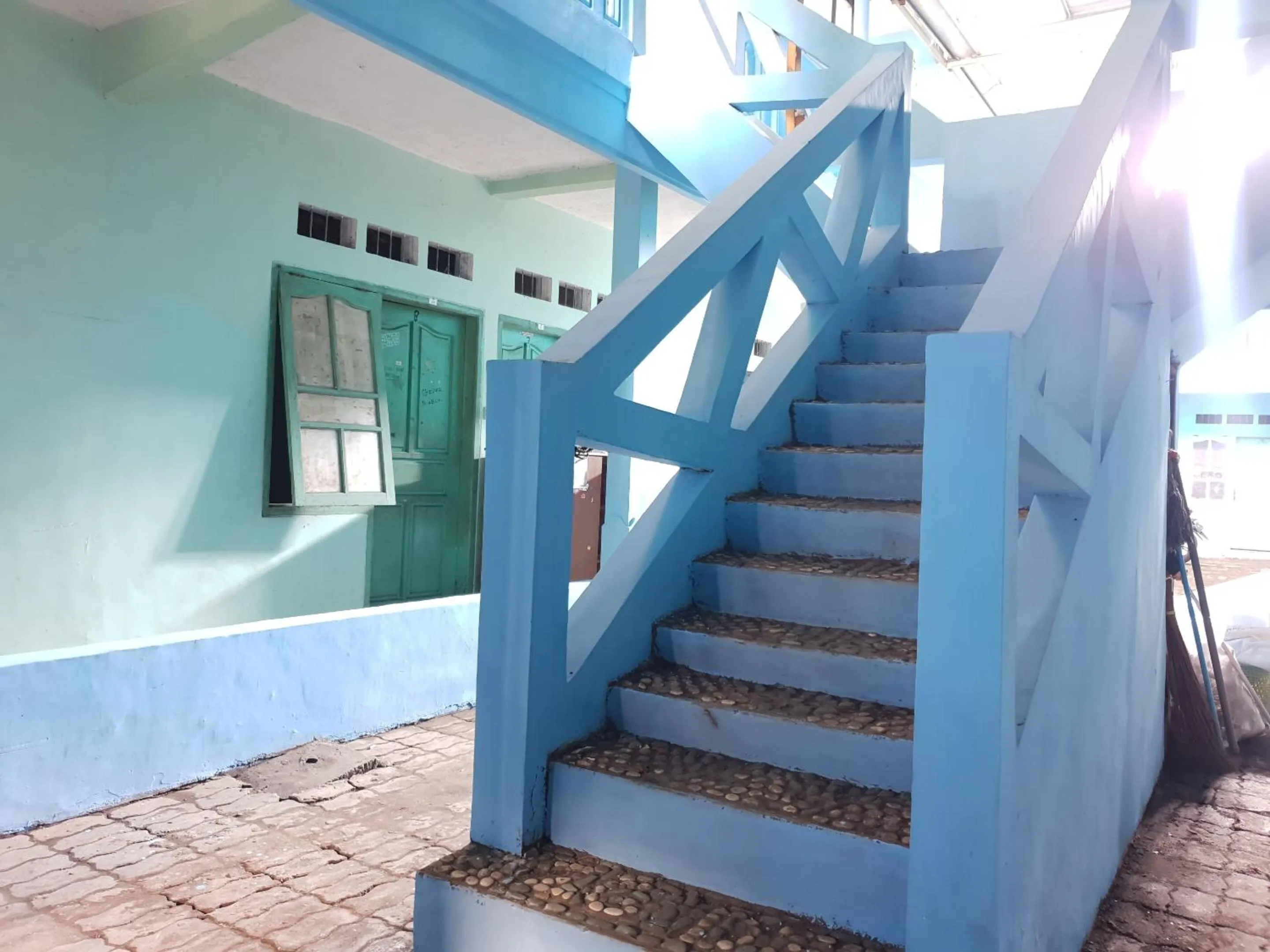 Lobby or reception in OYO Life 92621 Zain Kost