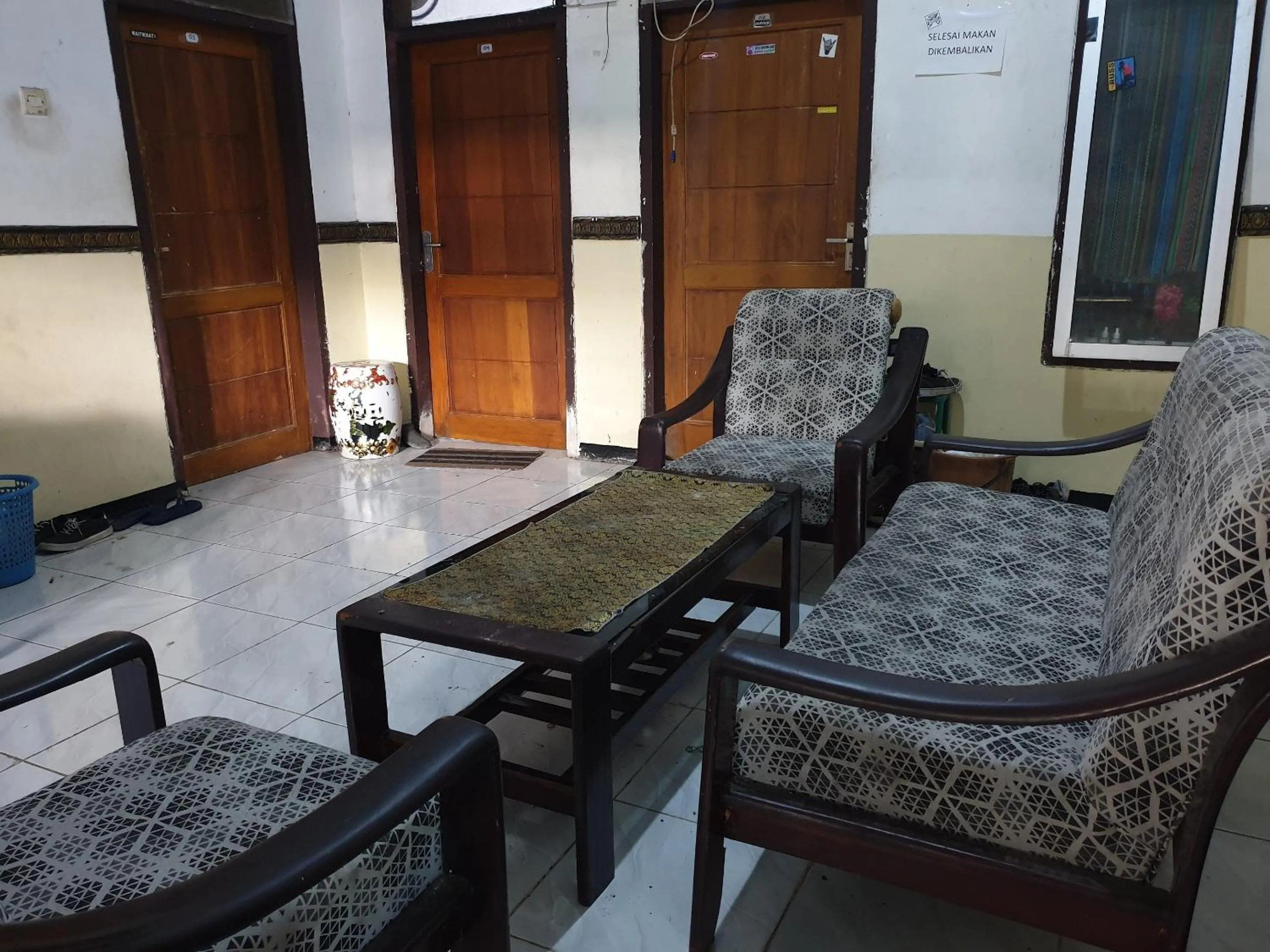 Lobby or reception in OYO Life 92622 Jatiluhur Kost Syariah