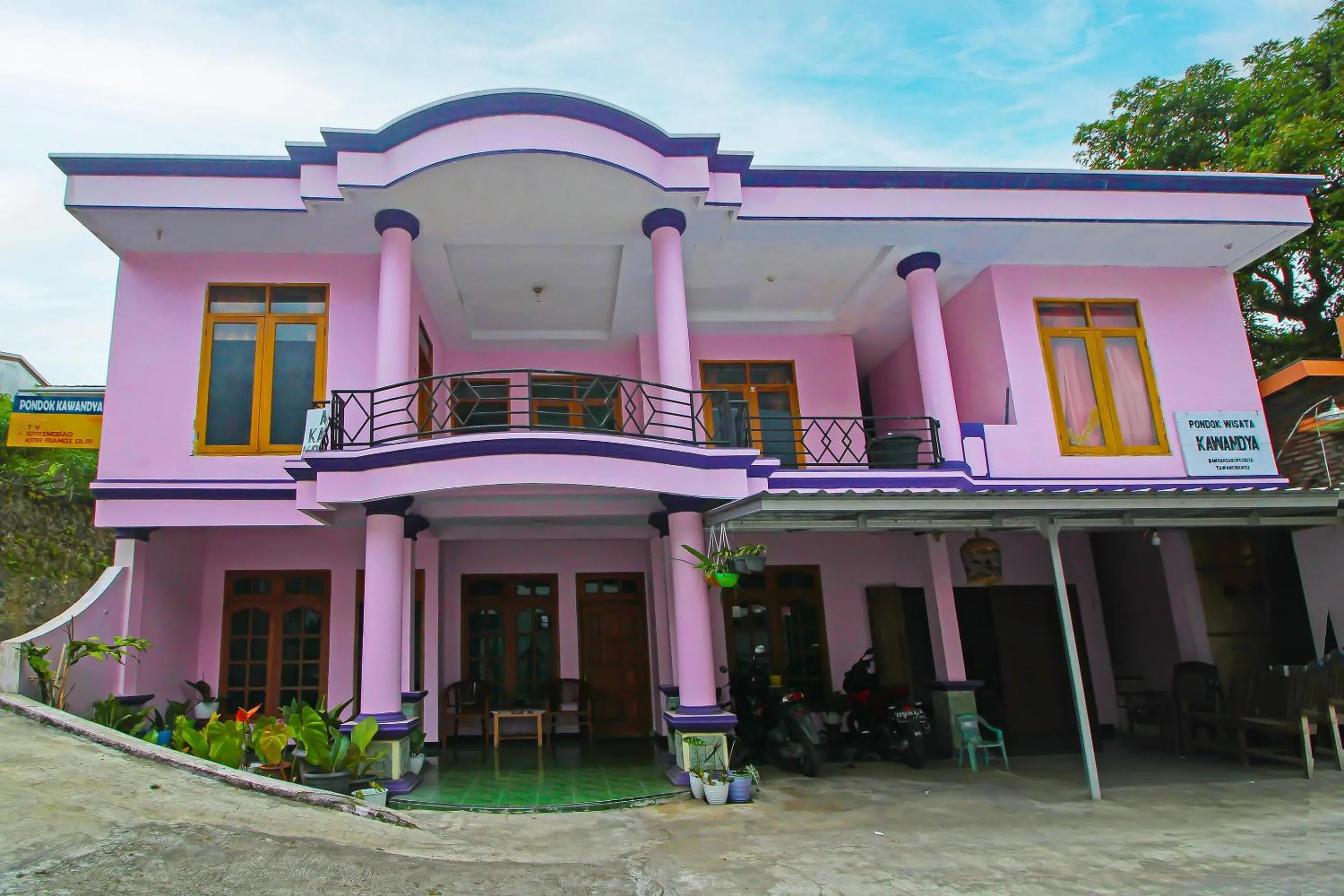 Facade/entrance in OYO 92629 Pondok Kawandya