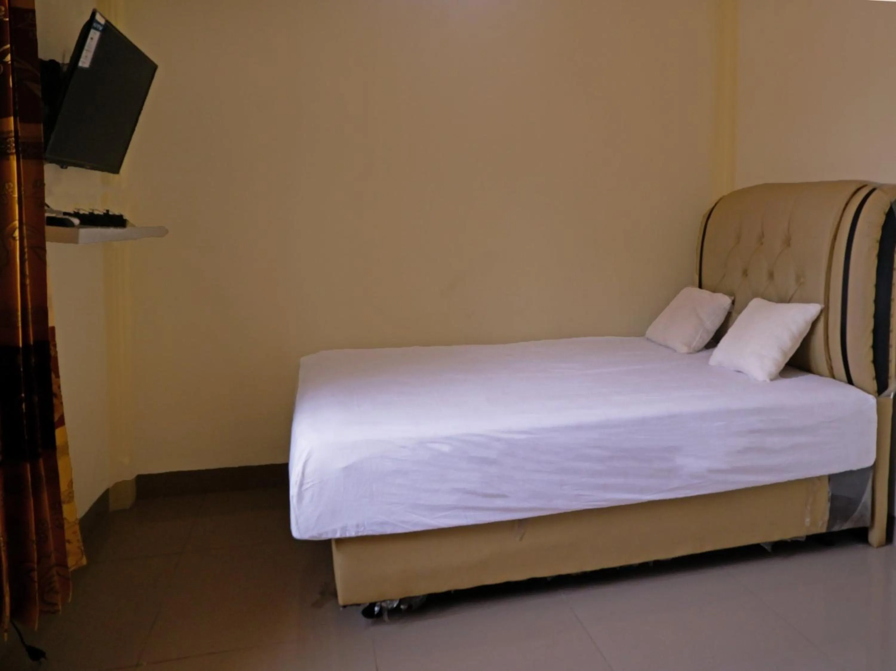 Bedroom, Bed in OYO Life 92632 Kost Pondok Kito