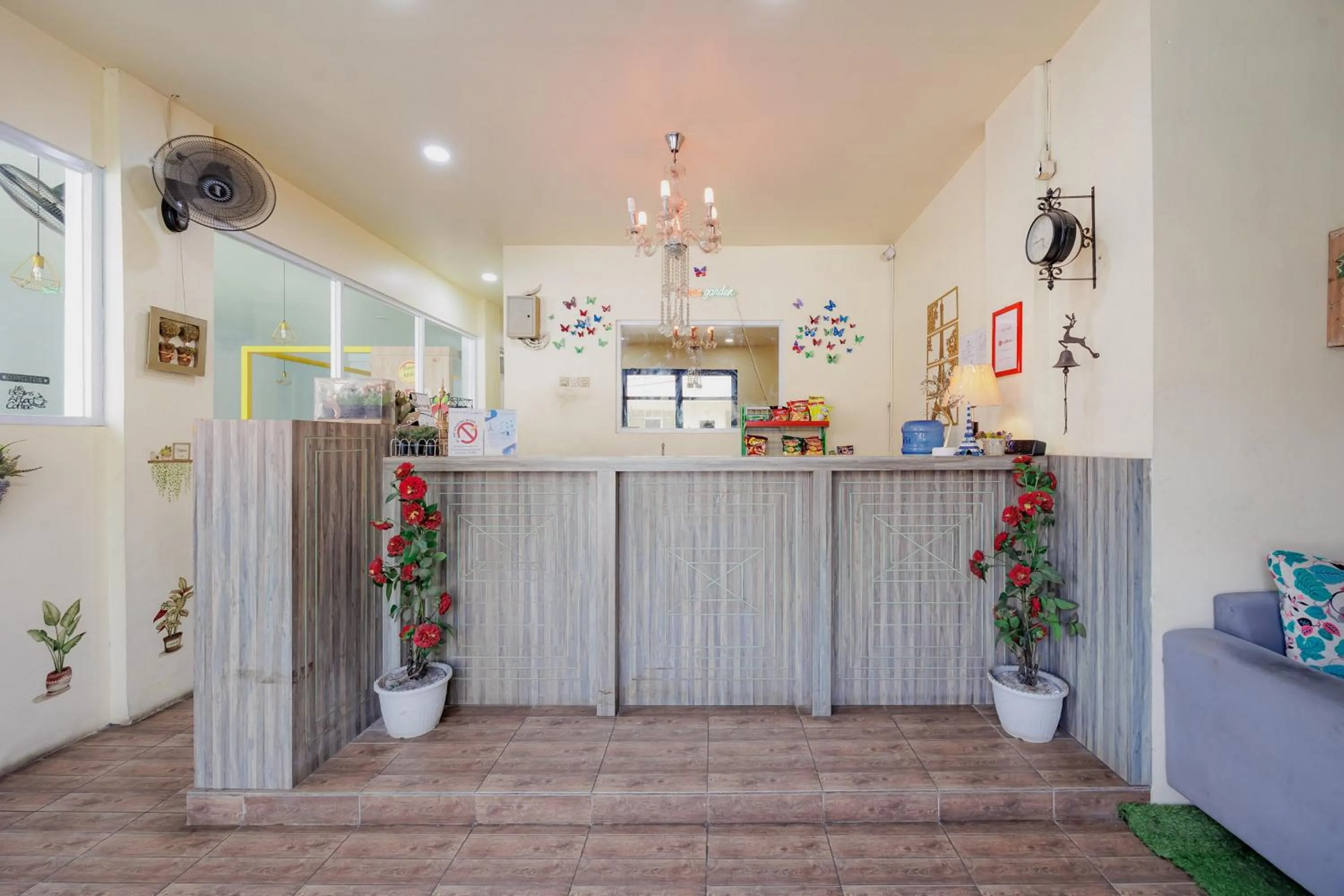 Lobby or reception in RedDoorz near Soekarno Hatta Airport 3