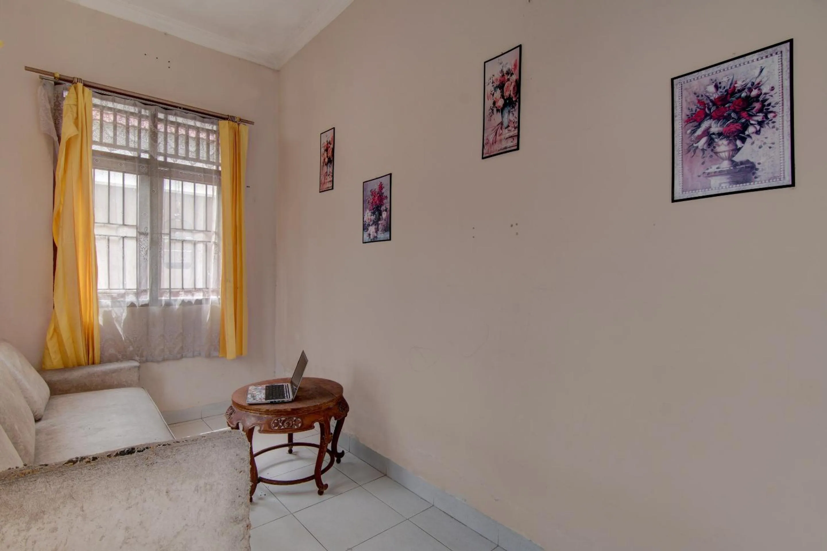 Lobby or reception in Hotel O Homestay Baiturrahmah Syariah