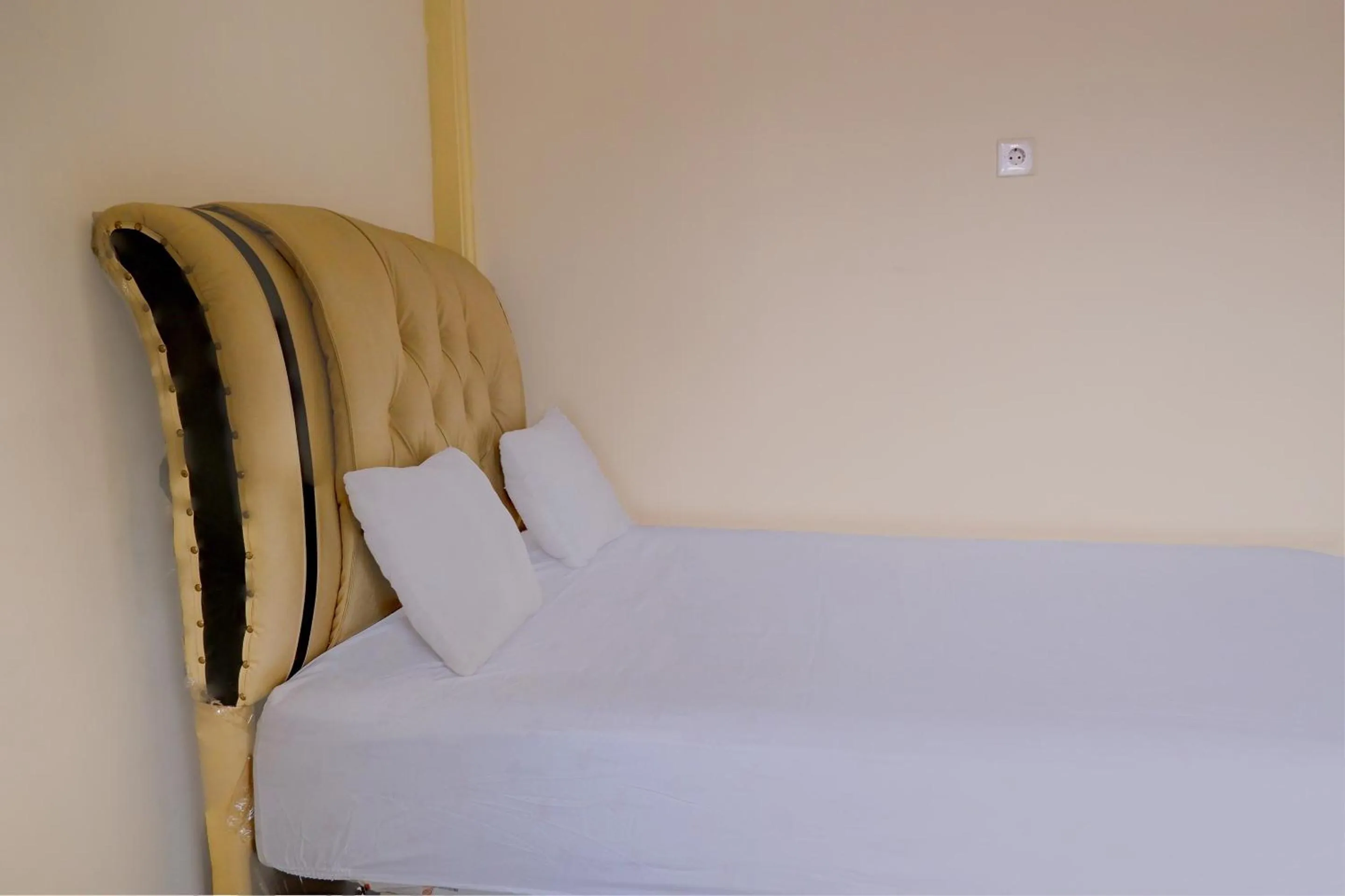 Bedroom, Bed in OYO Life 92637 Kost Arya Exclusive