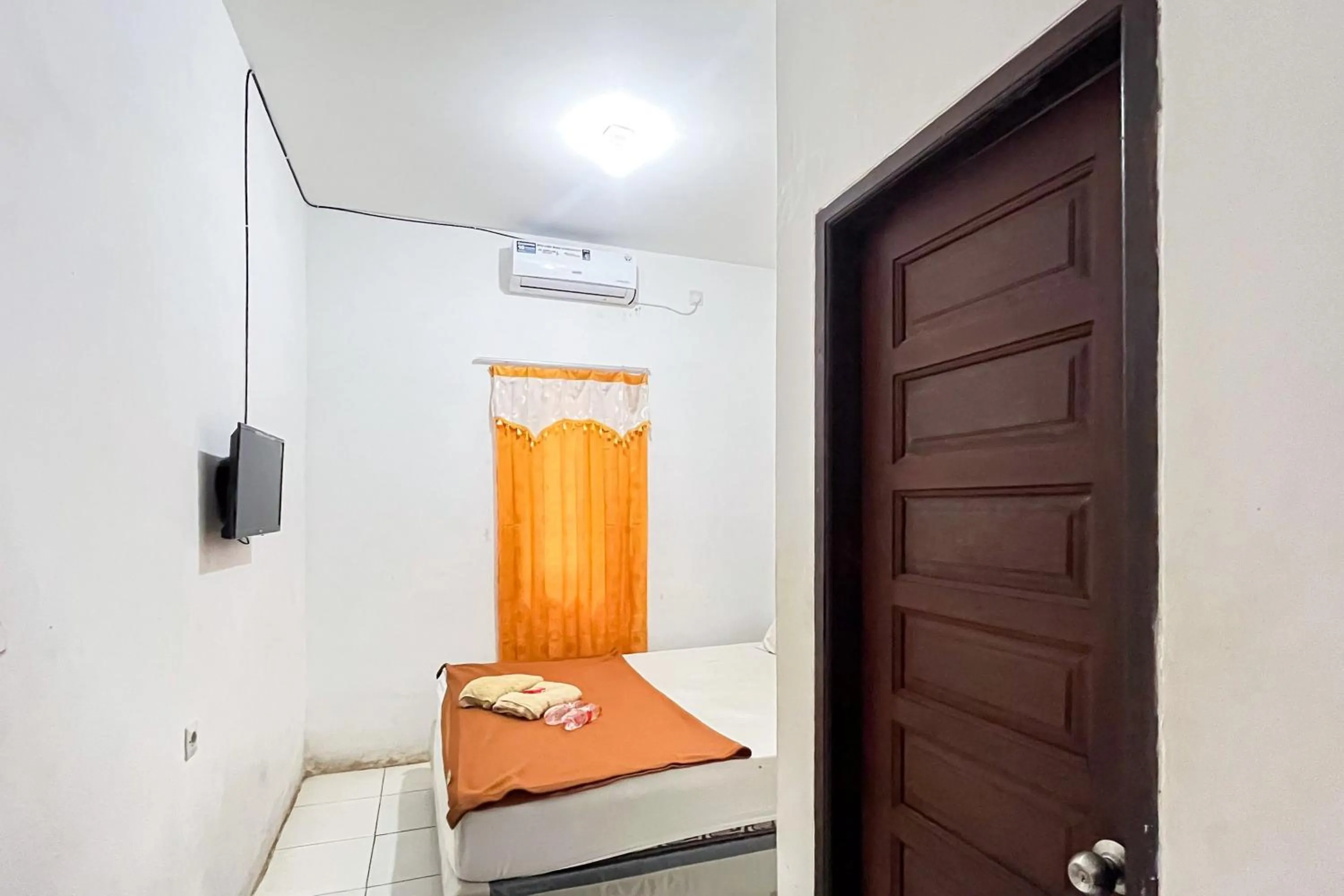 Bedroom, Bed in Good Sleep 4 RedPartner