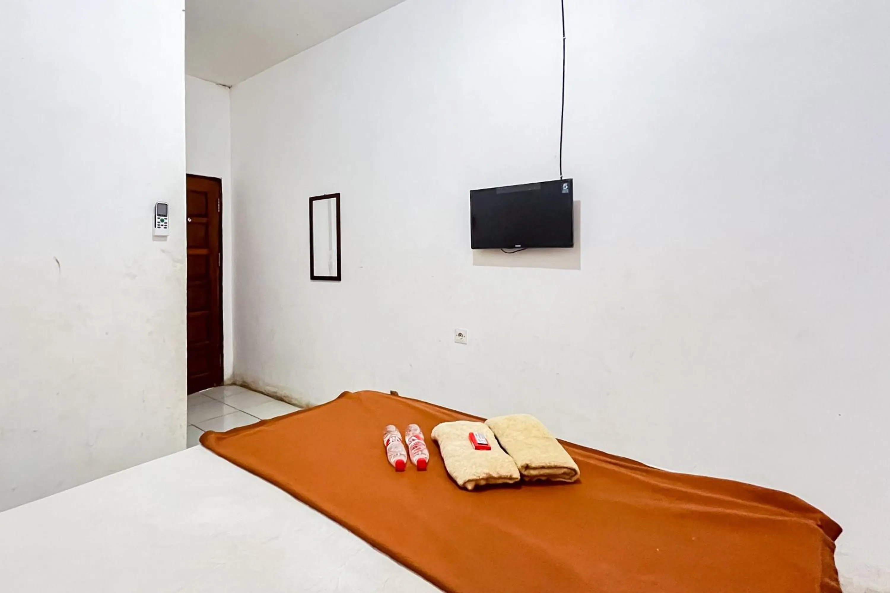 Bedroom, Bed in Good Sleep 4 RedPartner