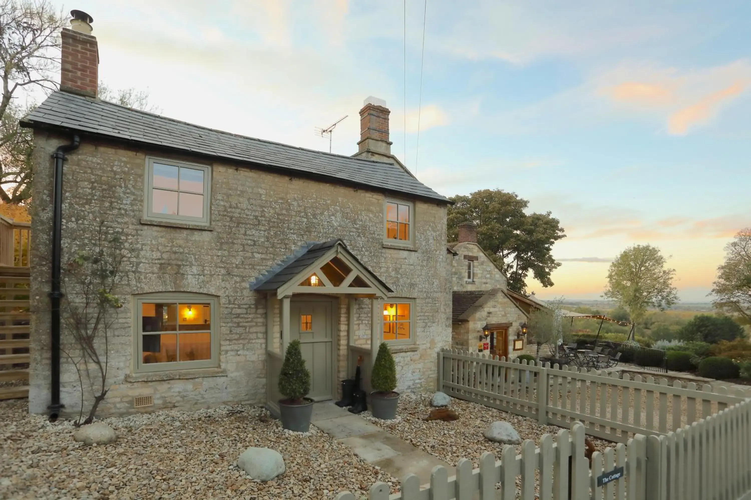 Garden view in The Feathered Nest Inn Garden view in The Feathered Nest Inn