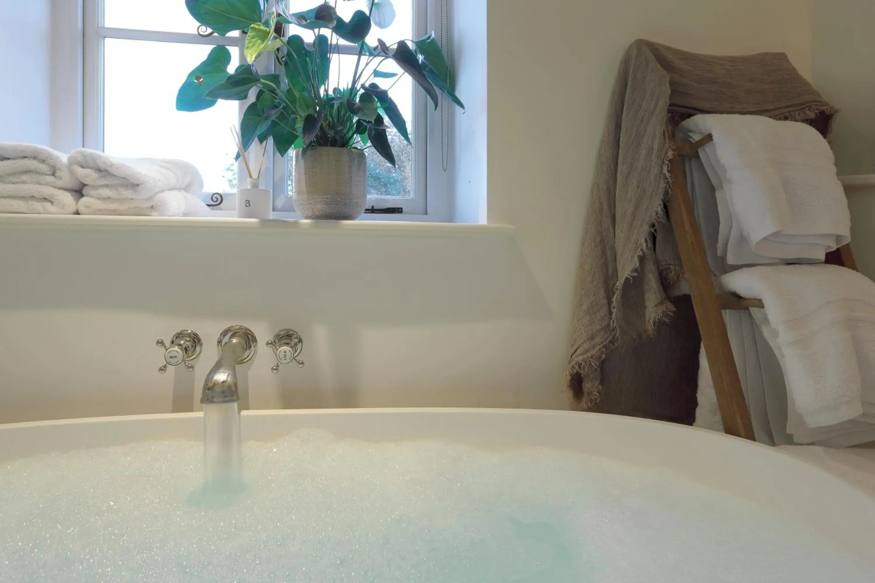 Bath in The Feathered Nest Inn Bath in The Feathered Nest Inn