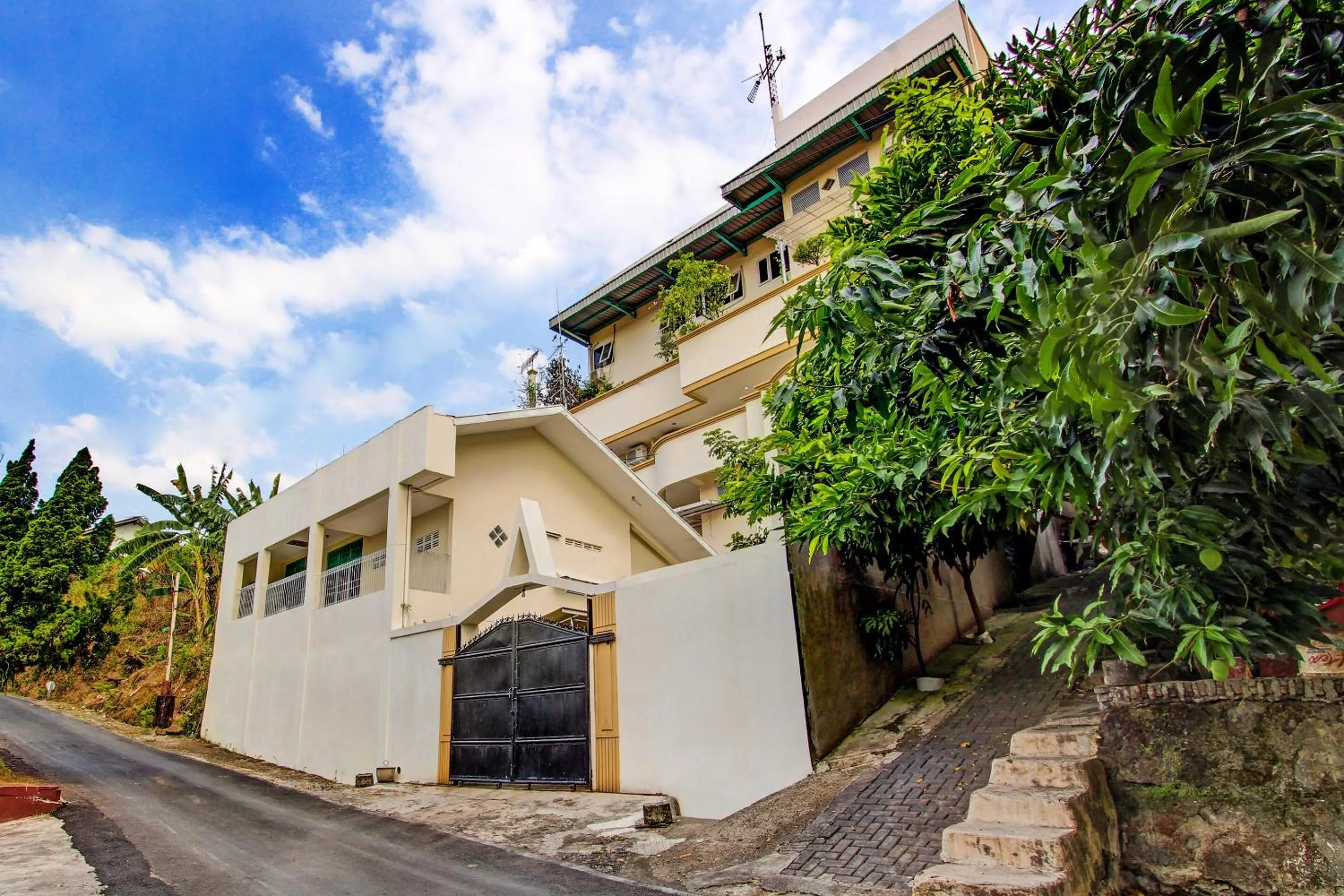 Facade/entrance in Hotel O Tumesa Homestay 2 Syariah