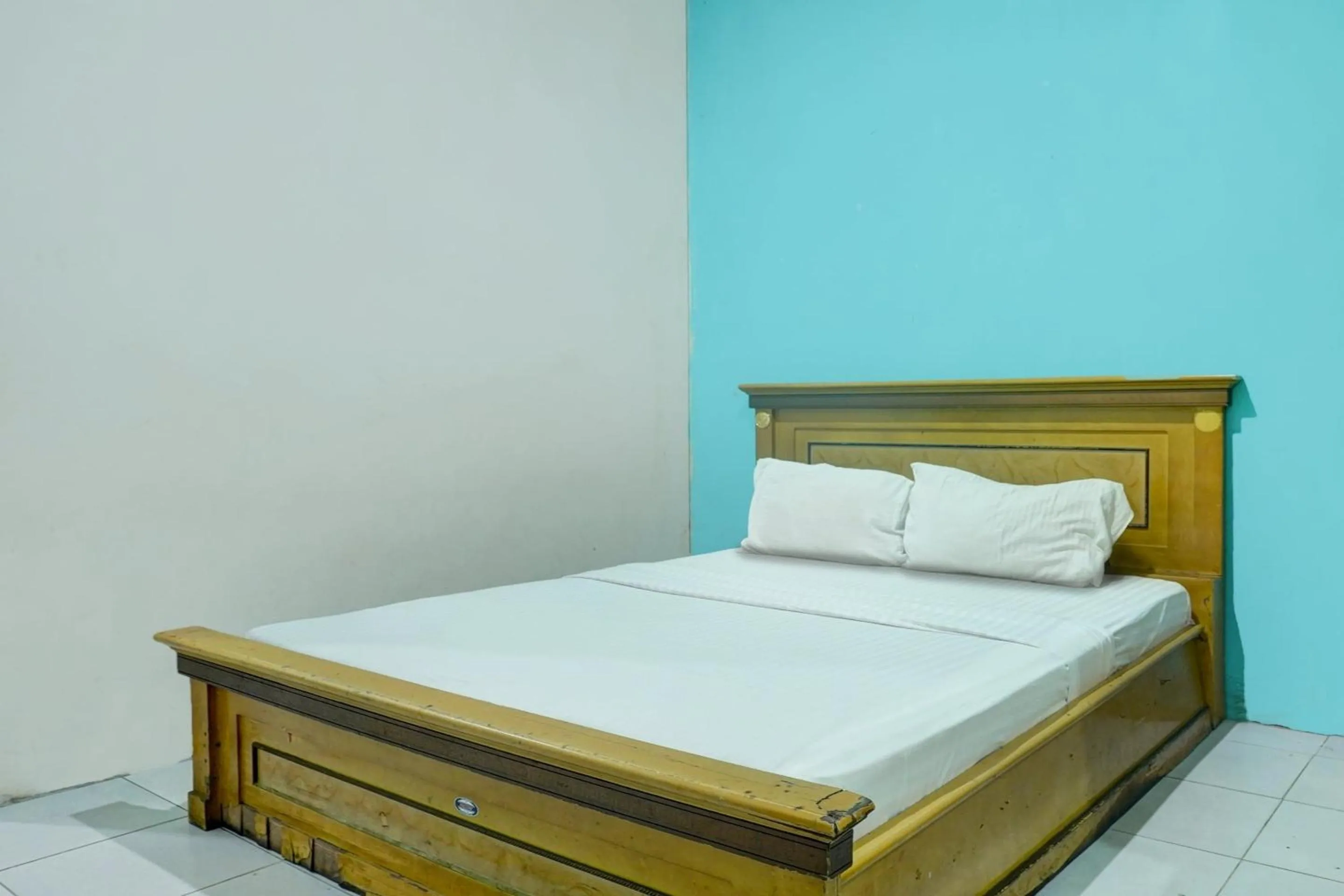 Bedroom, Bed in Hotel O Ervina Homestay Syariah Batakan