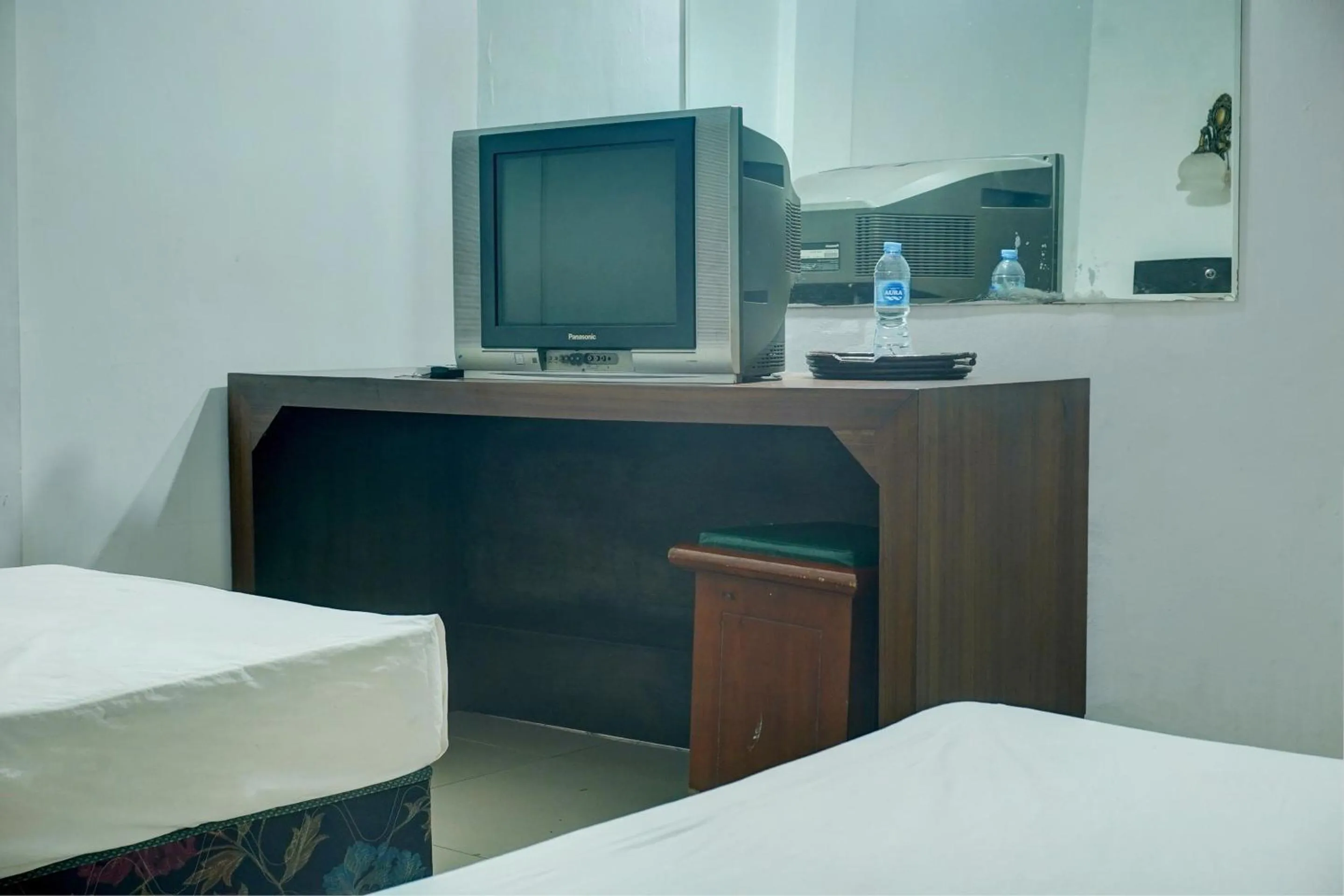 Bedroom, Bed in Hotel O Ervina Homestay Syariah Batakan