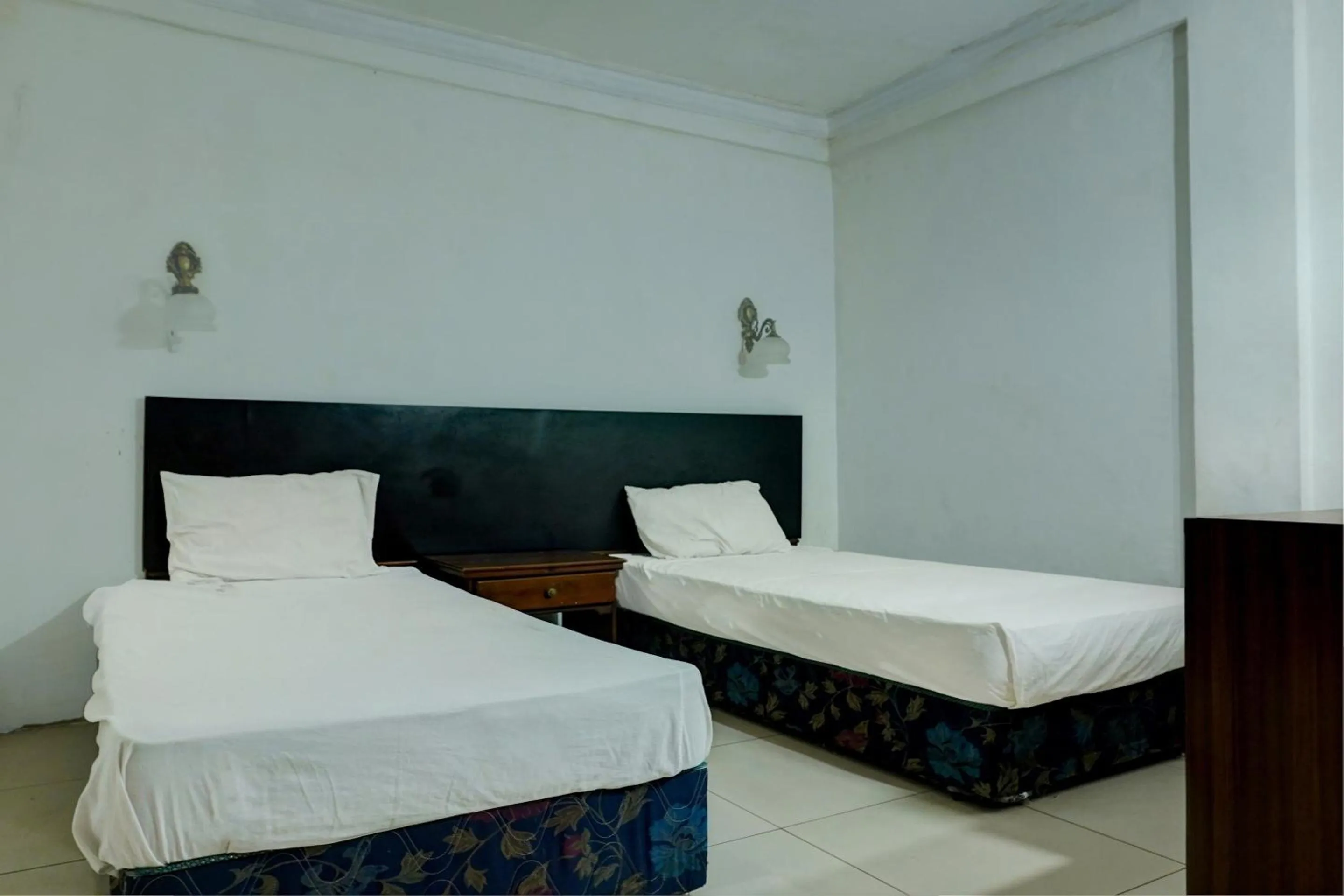 Bedroom, Bed in Hotel O Ervina Homestay Syariah Batakan