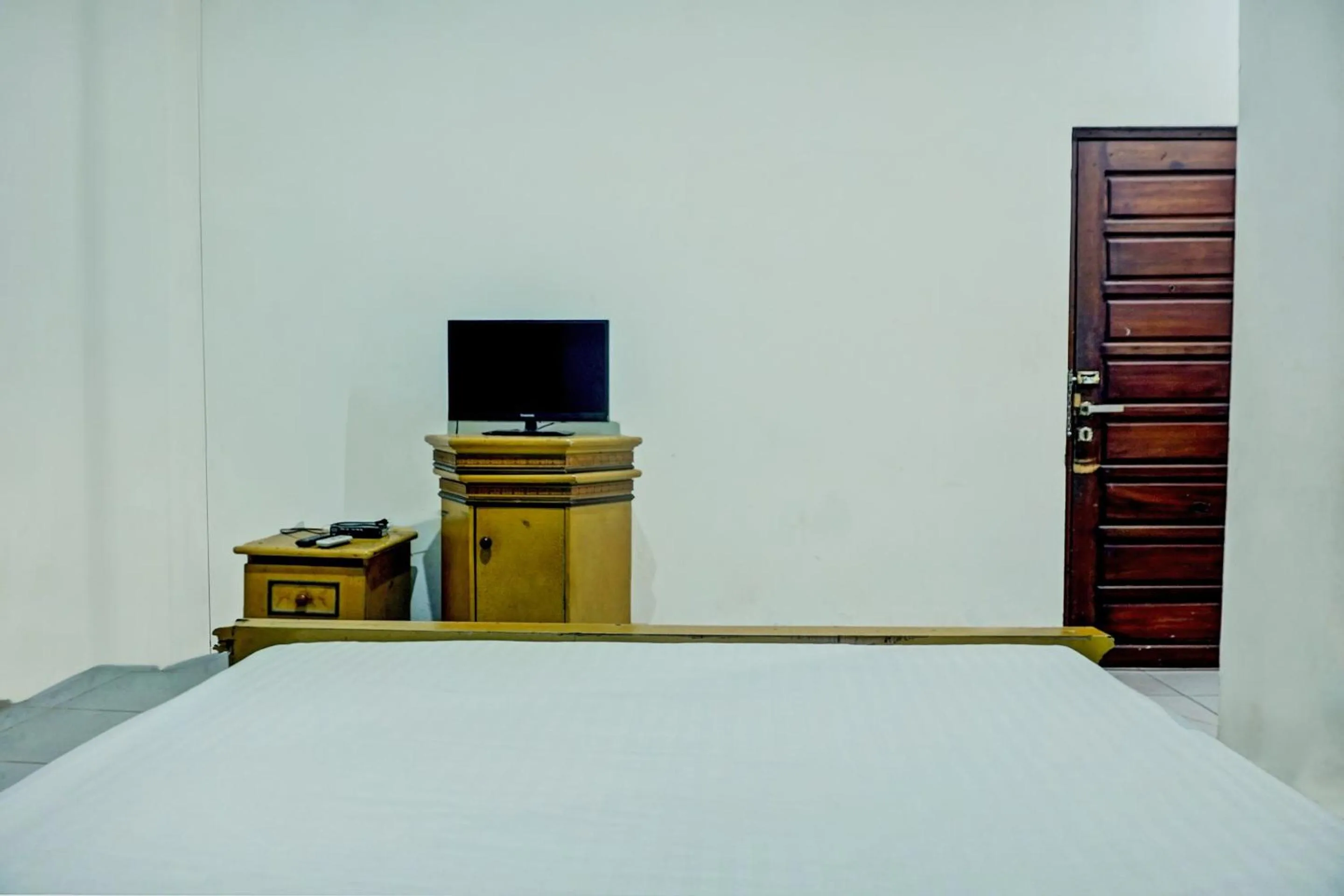 Bedroom, Bed in Hotel O Ervina Homestay Syariah Batakan