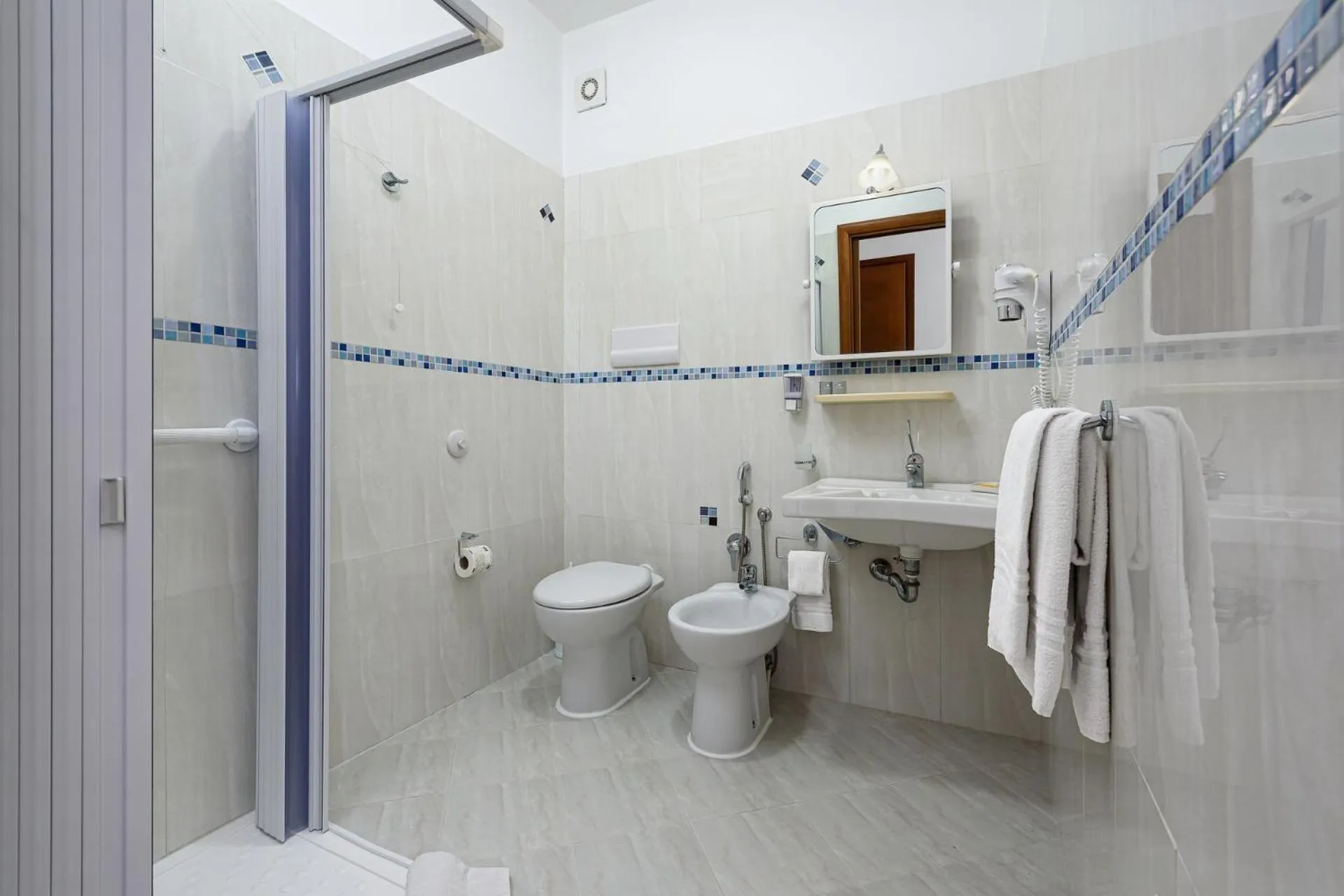 Bathroom in Hotel La Darsena