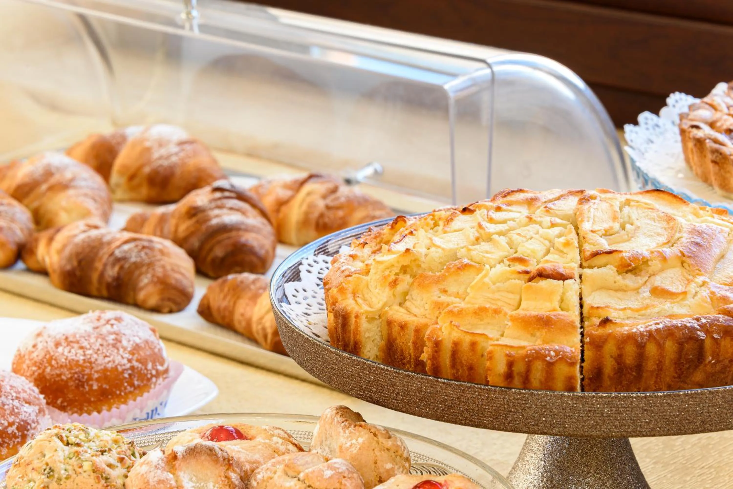 Buffet breakfast in Hotel La Darsena