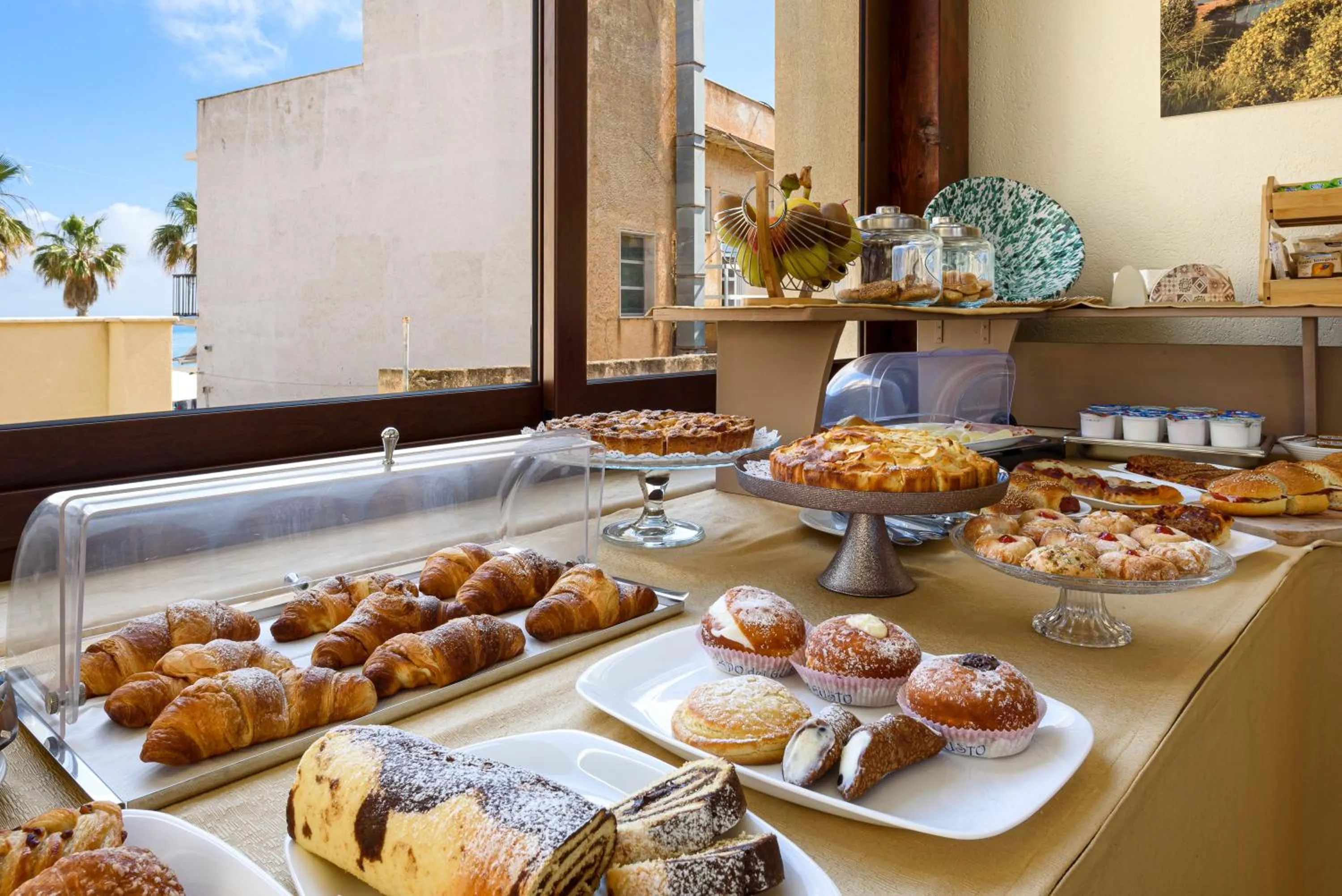 Buffet breakfast in Hotel La Darsena