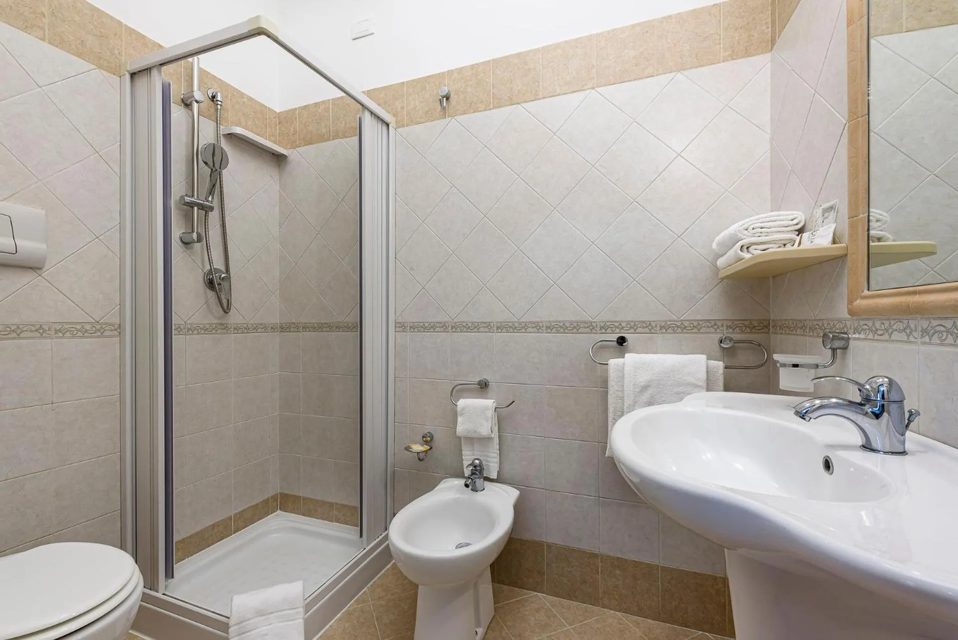 Bathroom in Hotel La Darsena