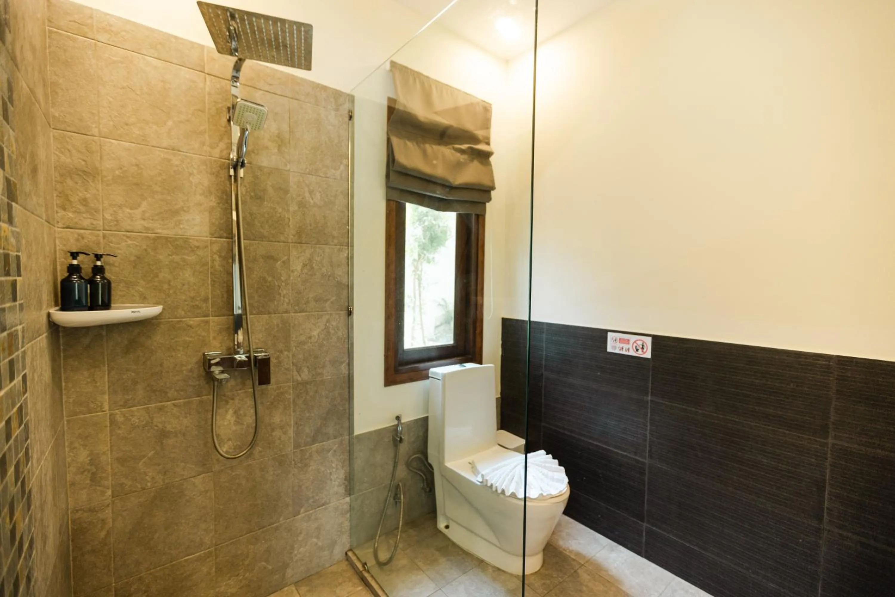 Shower in Cliff Haven Villa Krabi