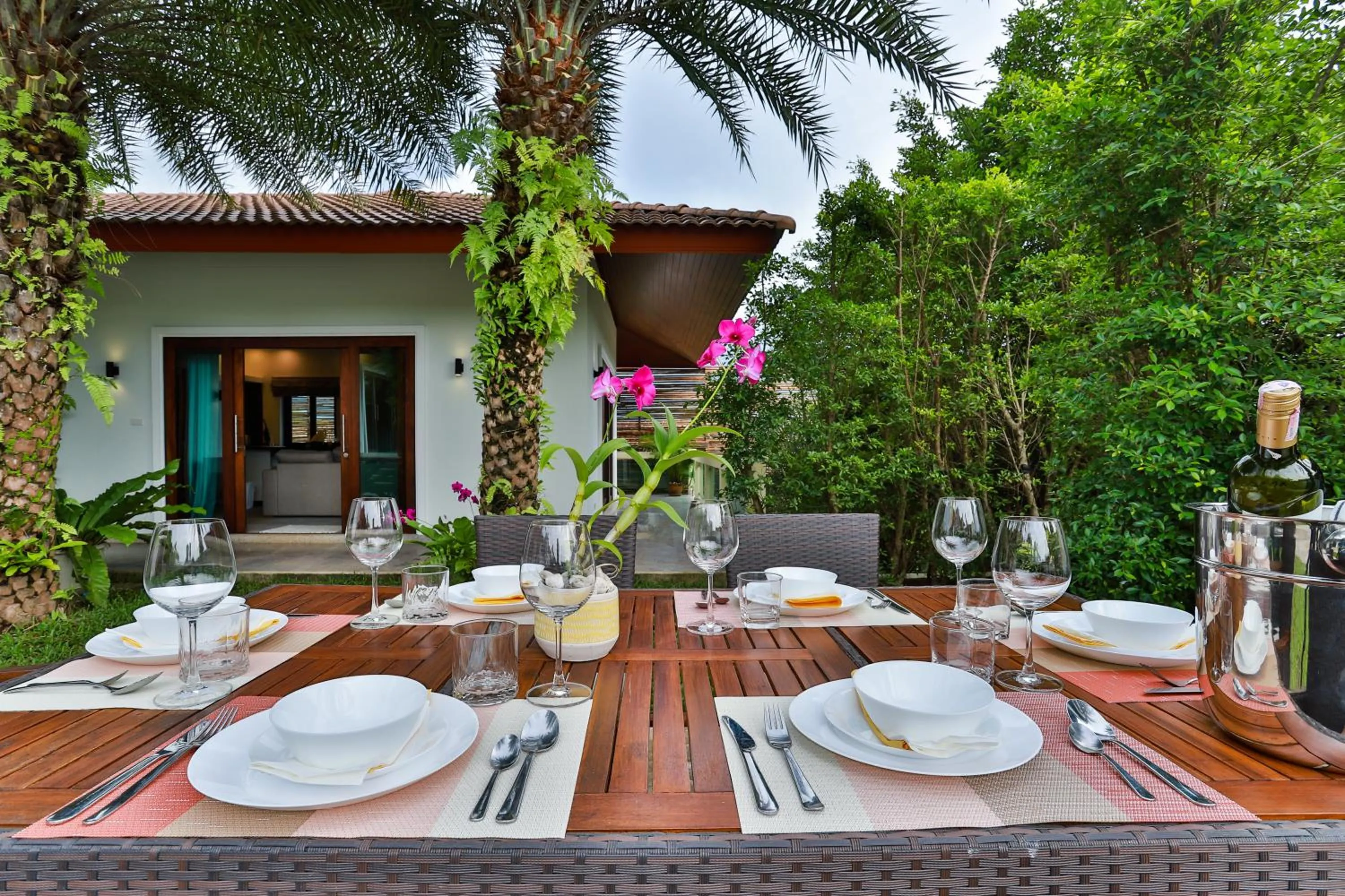 Patio in Cliff Haven Villa Krabi