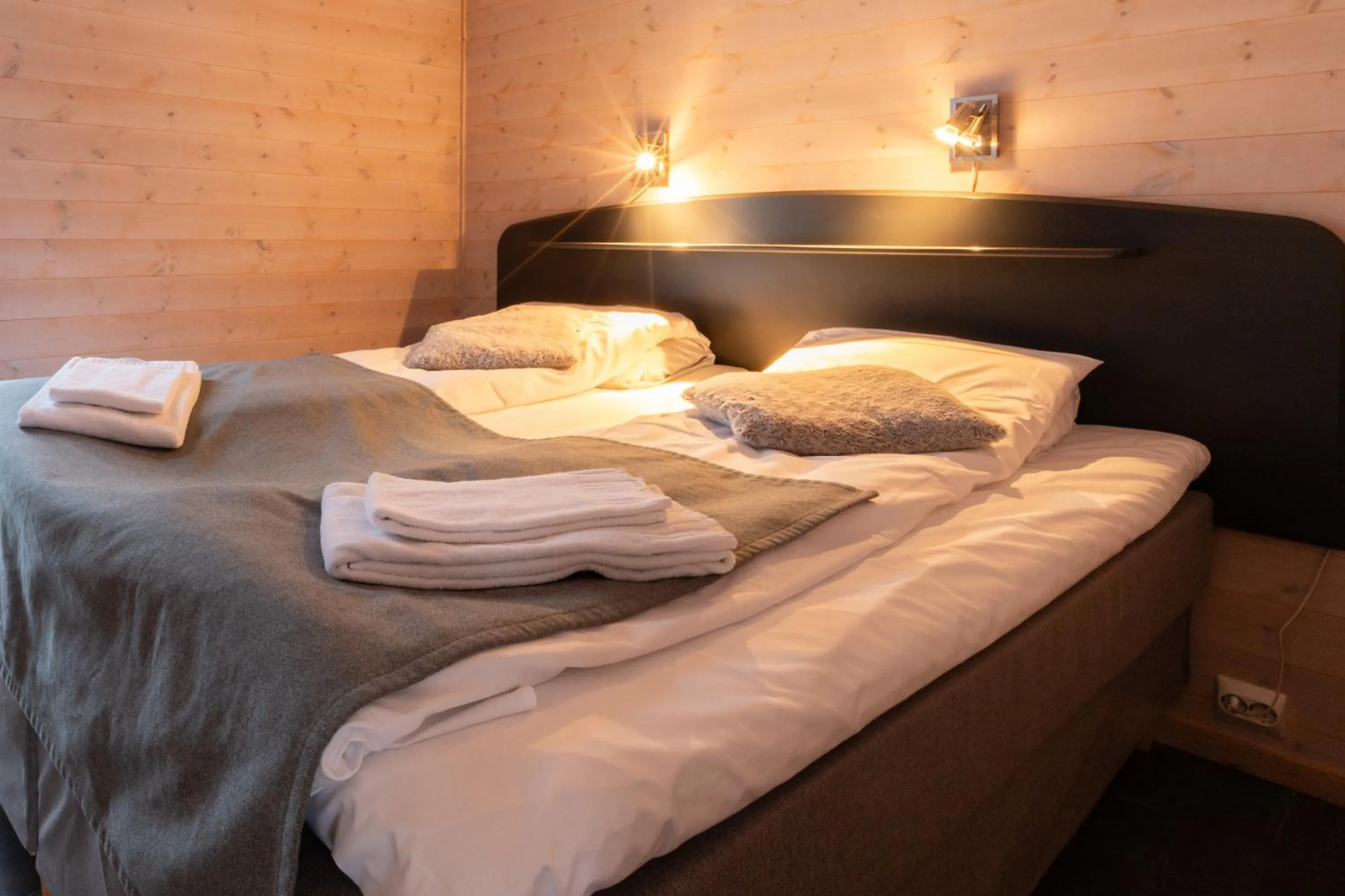 Bedroom, Bed in Tromsø Lodge & Camping