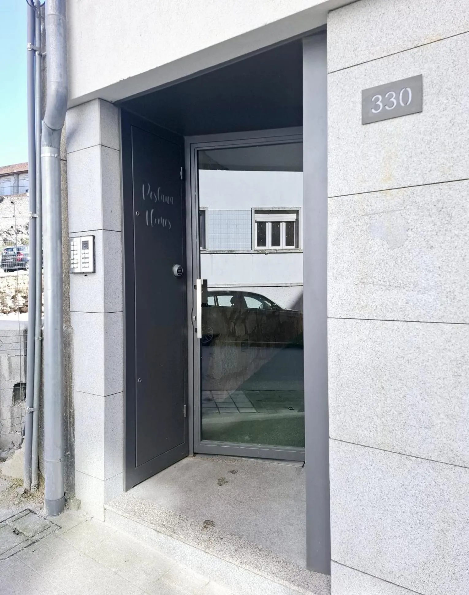 Facade/entrance in A Window to Porto - Pestana charming flat