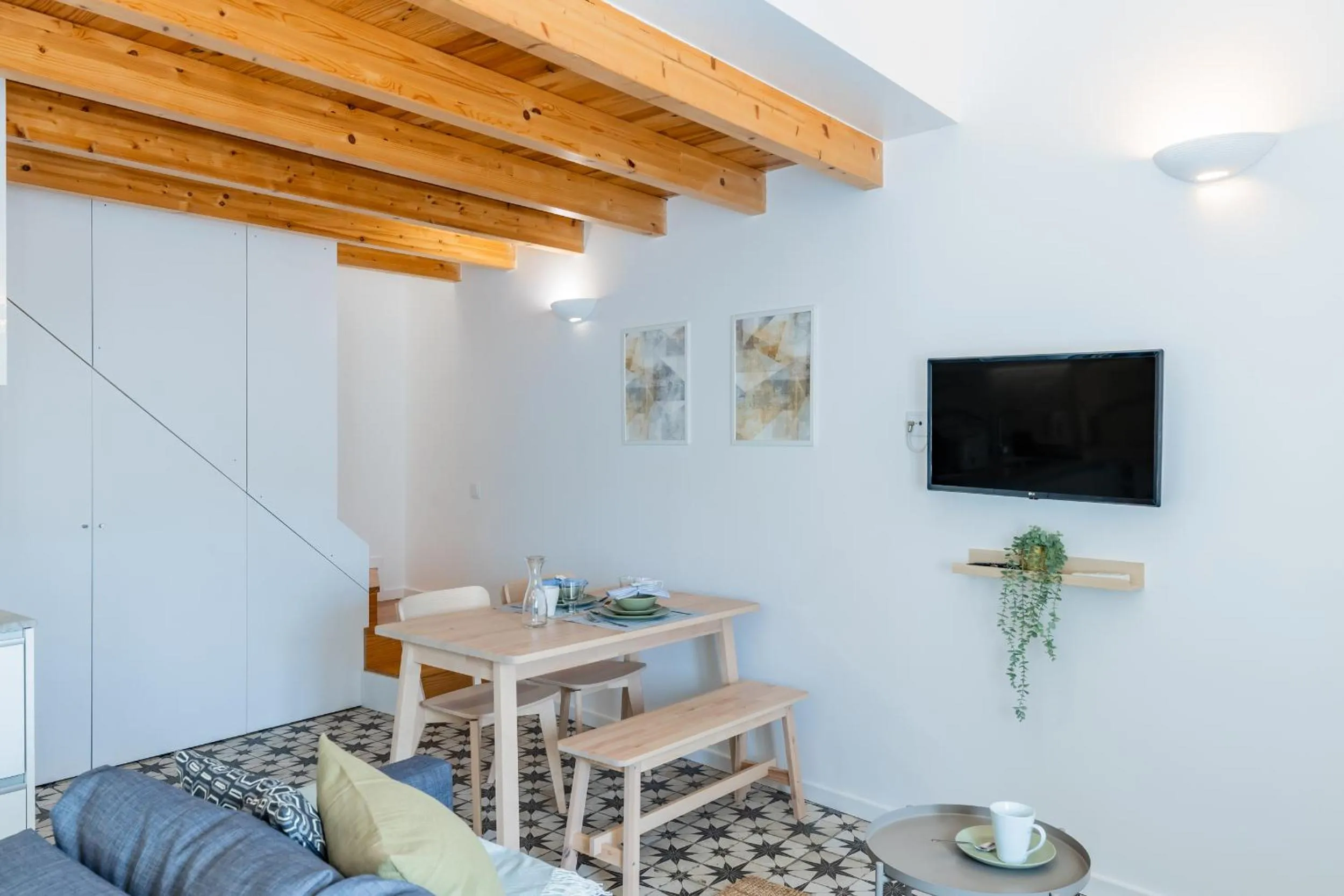 Dining area in A Window to Porto - Pestana charming flat