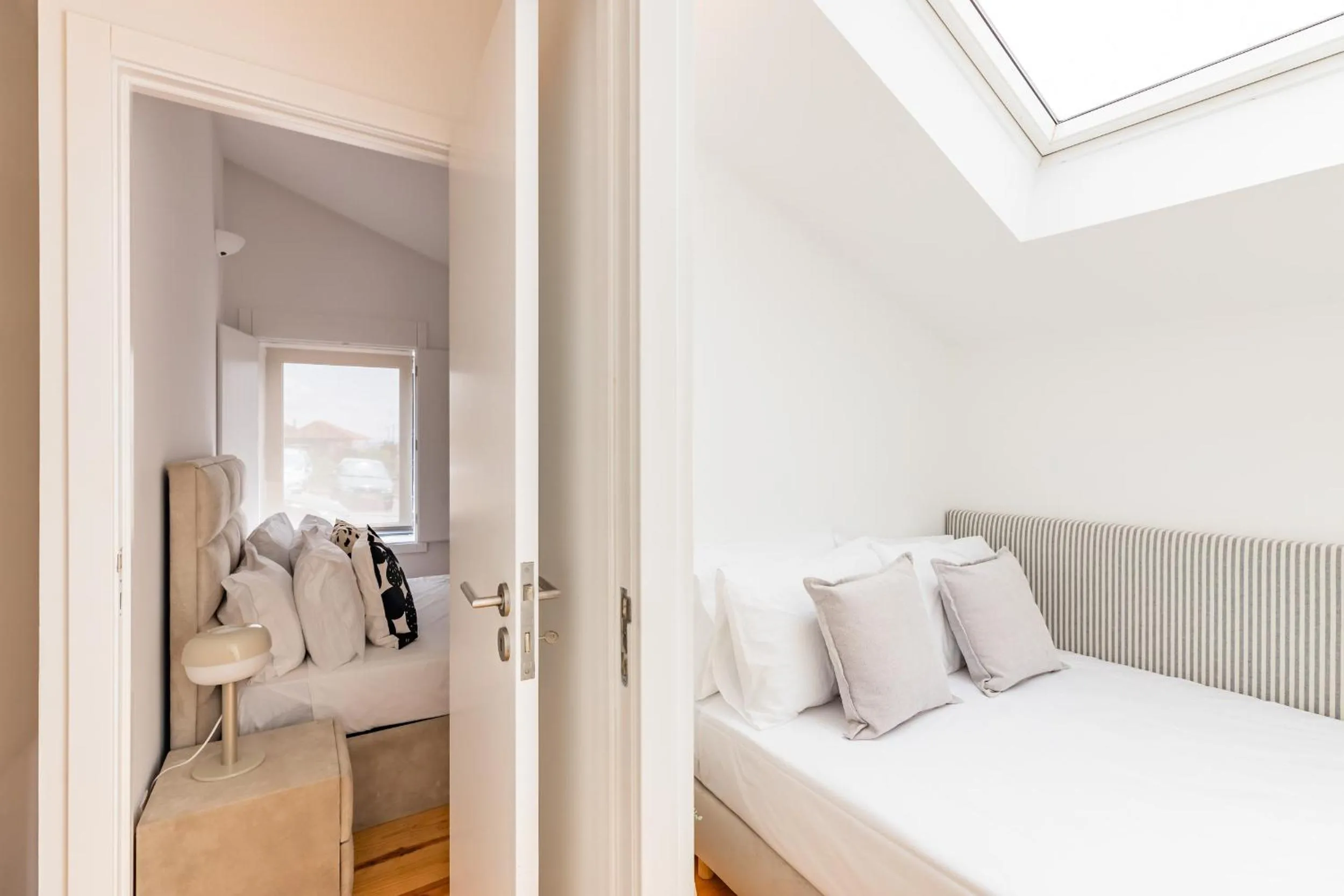 Bedroom, Bed in A Window to Porto - Pestana charming flat