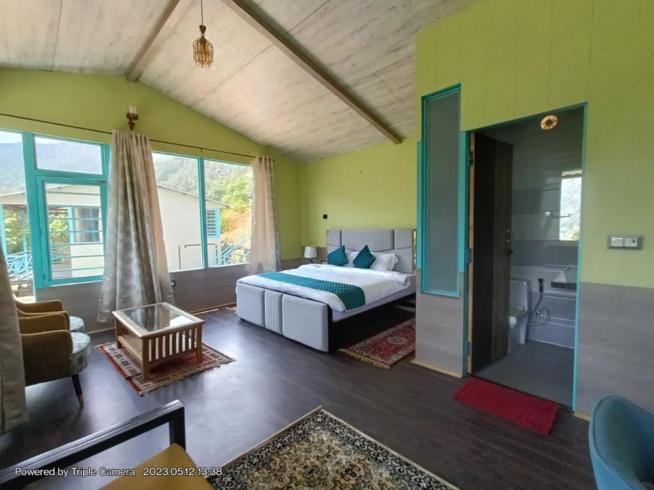 Photo of the whole room in PINE CROFT AROMA