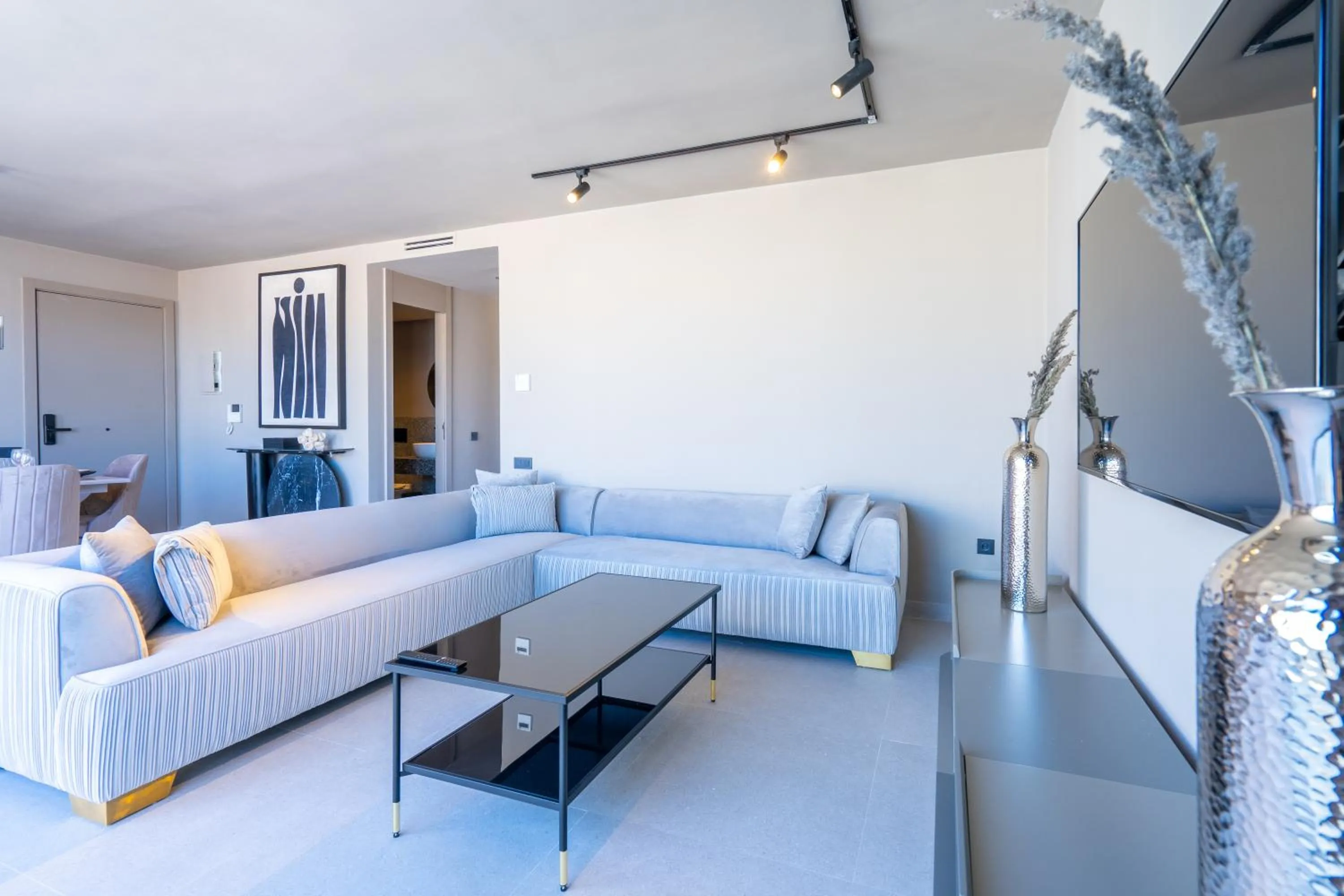 Two-Bedroom Apartment in TWENTY SIX ANFA LUXURY RESIDENCE by Shortstaymaroc -Hyper Centre -Parking