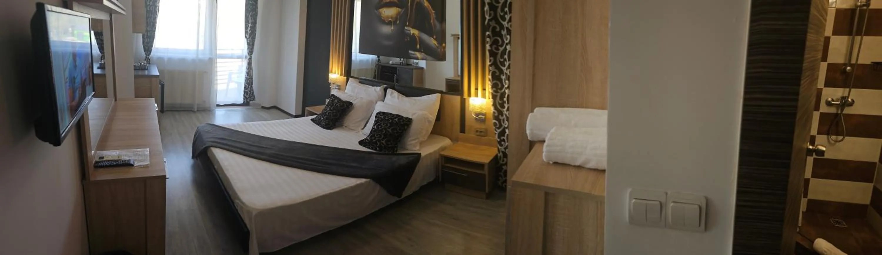 Photo of the whole room, Bed in TheLine