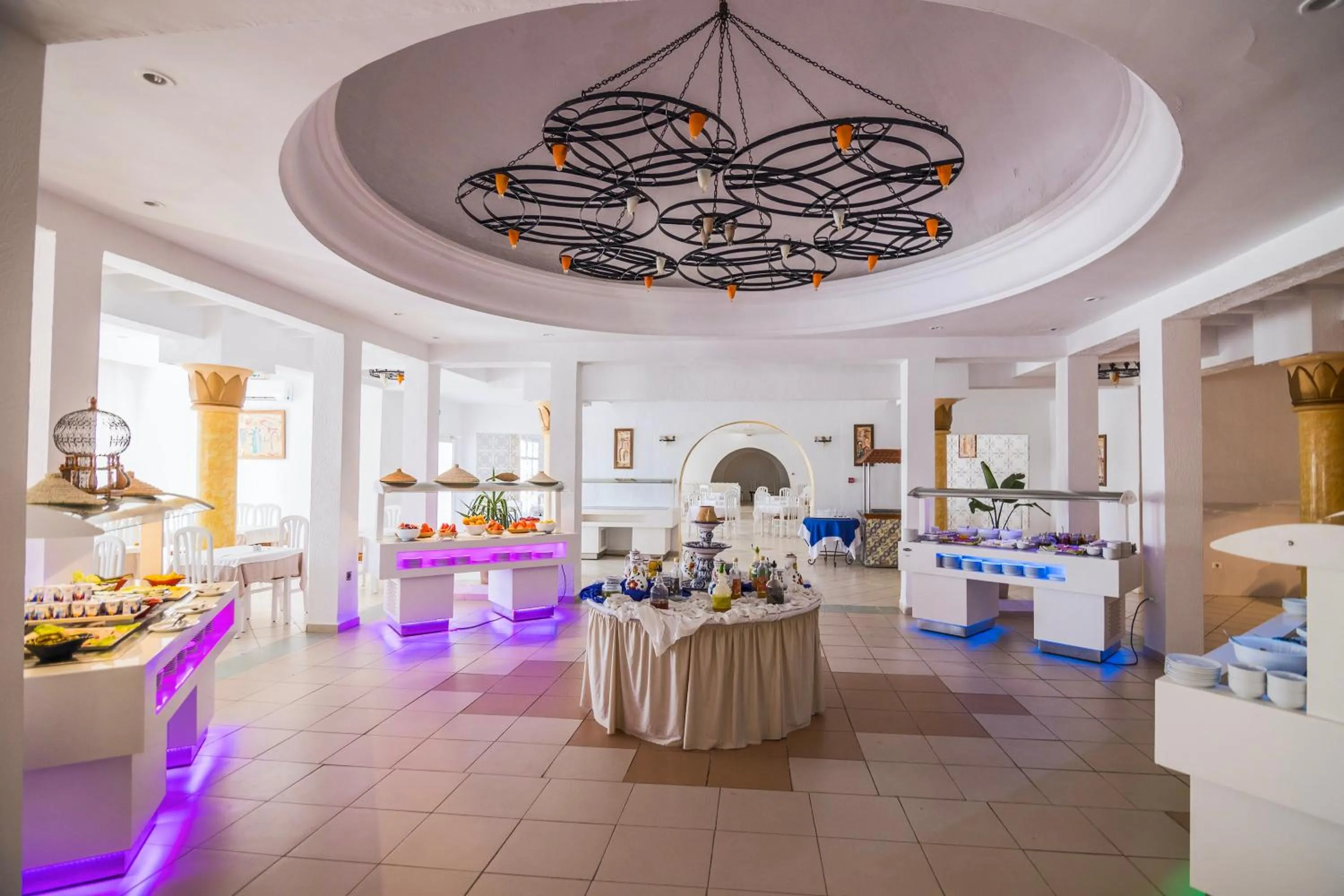 Restaurant/places to eat in TMK Marine Beach by Turismark