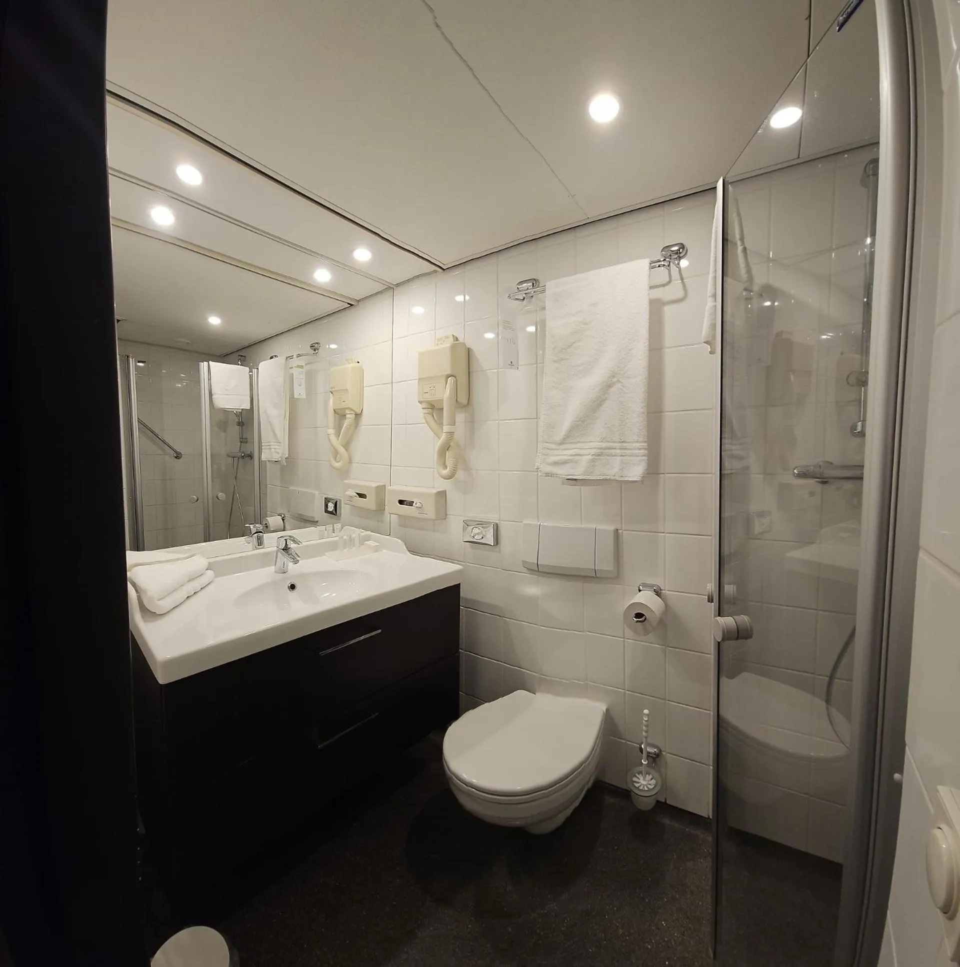 Shower in Hampshire Hotel - 's Gravenhof Zutphen