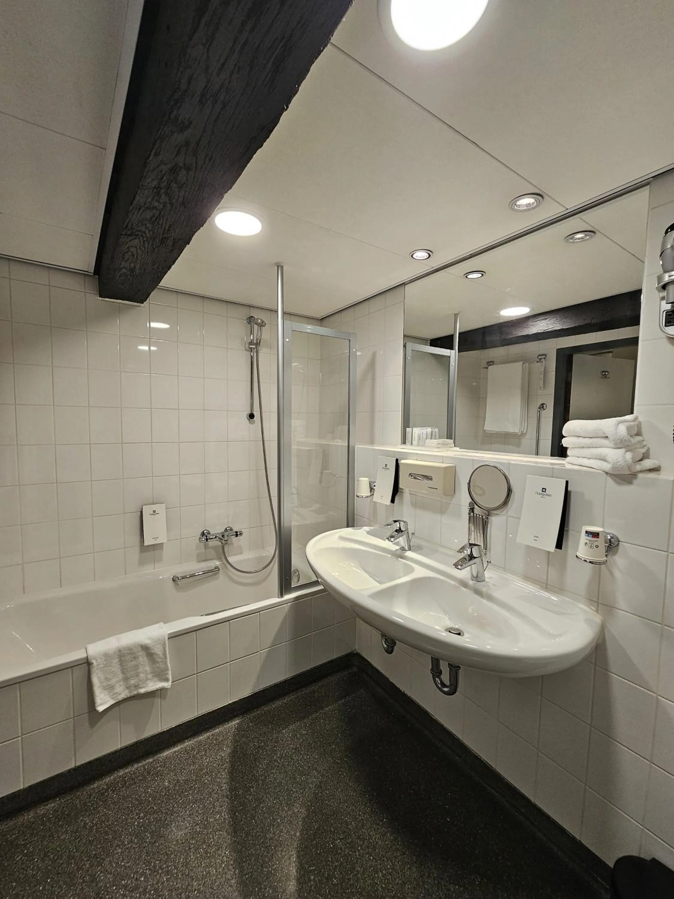 Shower in Hampshire Hotel - 's Gravenhof Zutphen