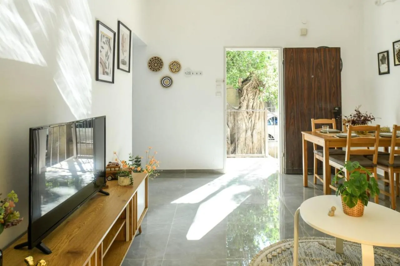 Charming Home in the Heart of Haifa by Sea N Rent