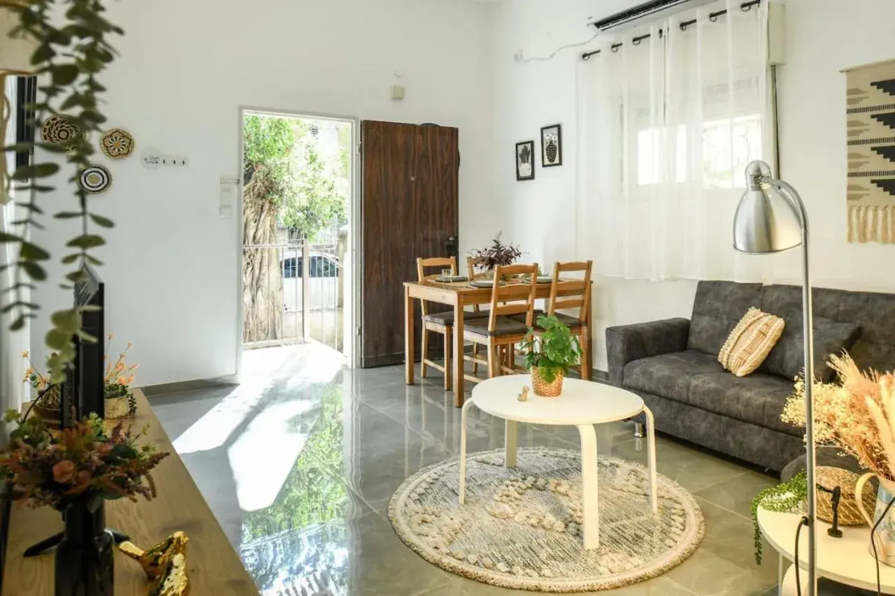 Charming Home in the Heart of Haifa by Sea N Rent Charming Home in the Heart of Haifa by Sea N Rent