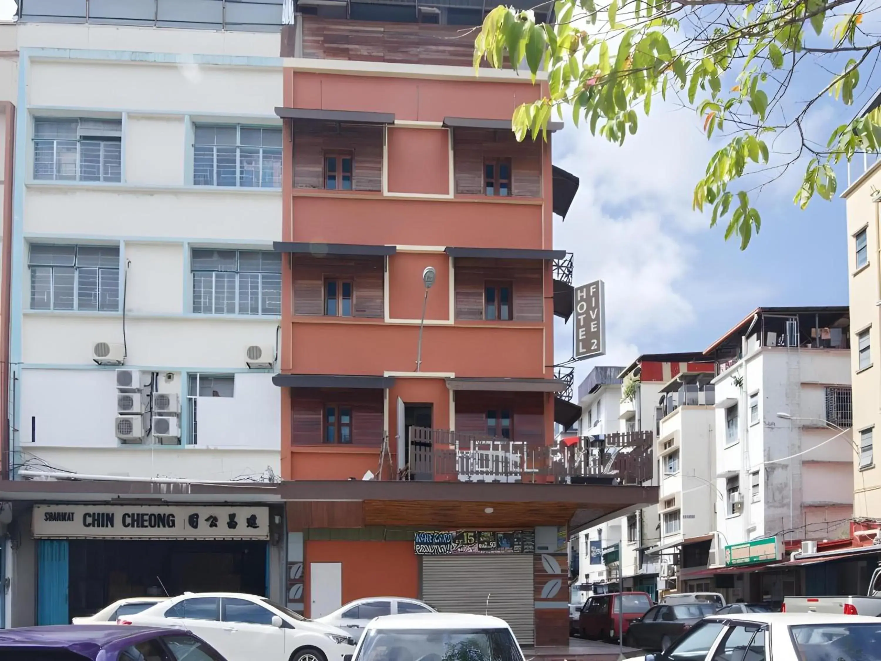 Property building in Hotel O Five 2 Property building in Hotel O Five 2