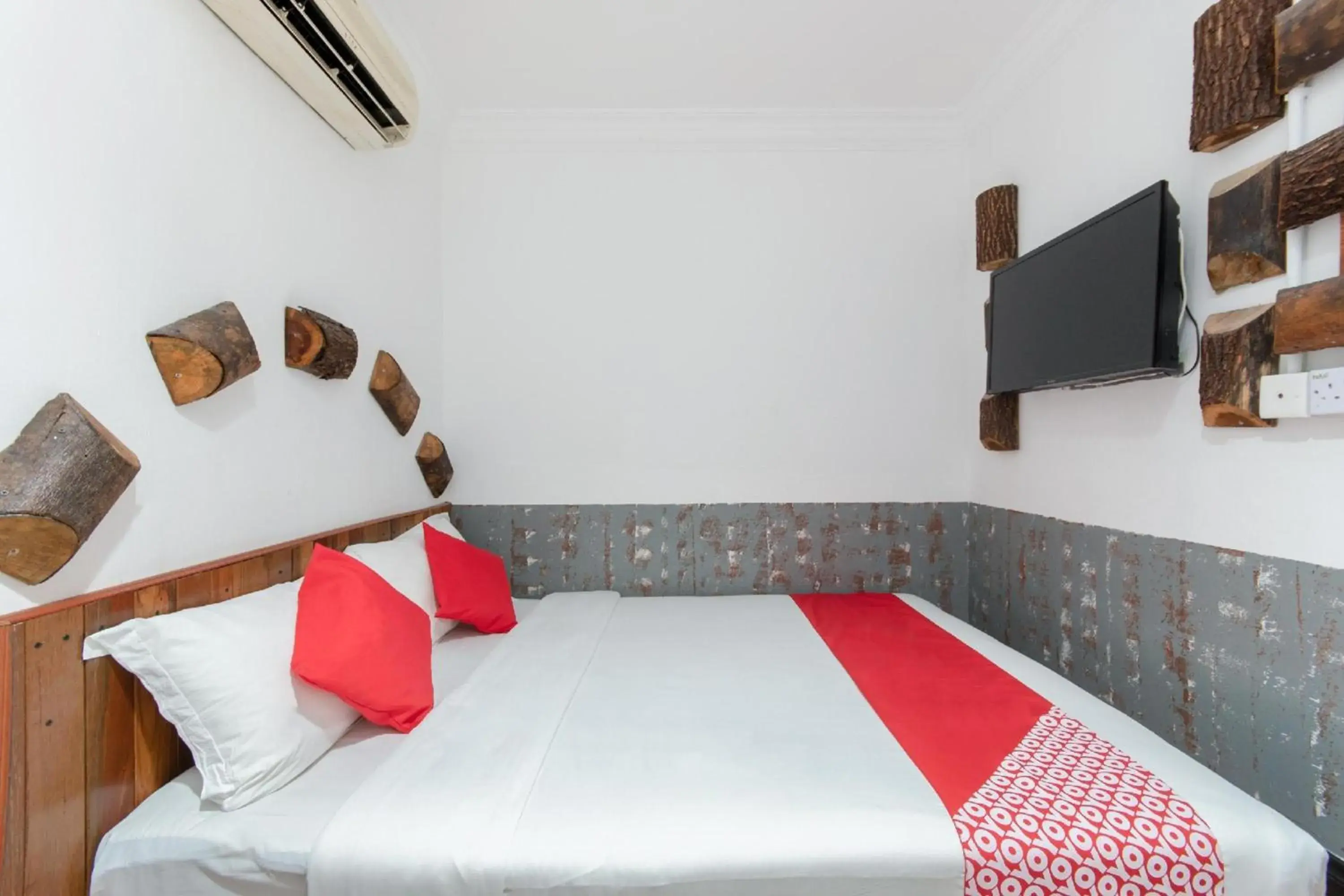 View (from property/room), Bed in Hotel O Five 2 View (from property/room), Bed in Hotel O Five 2