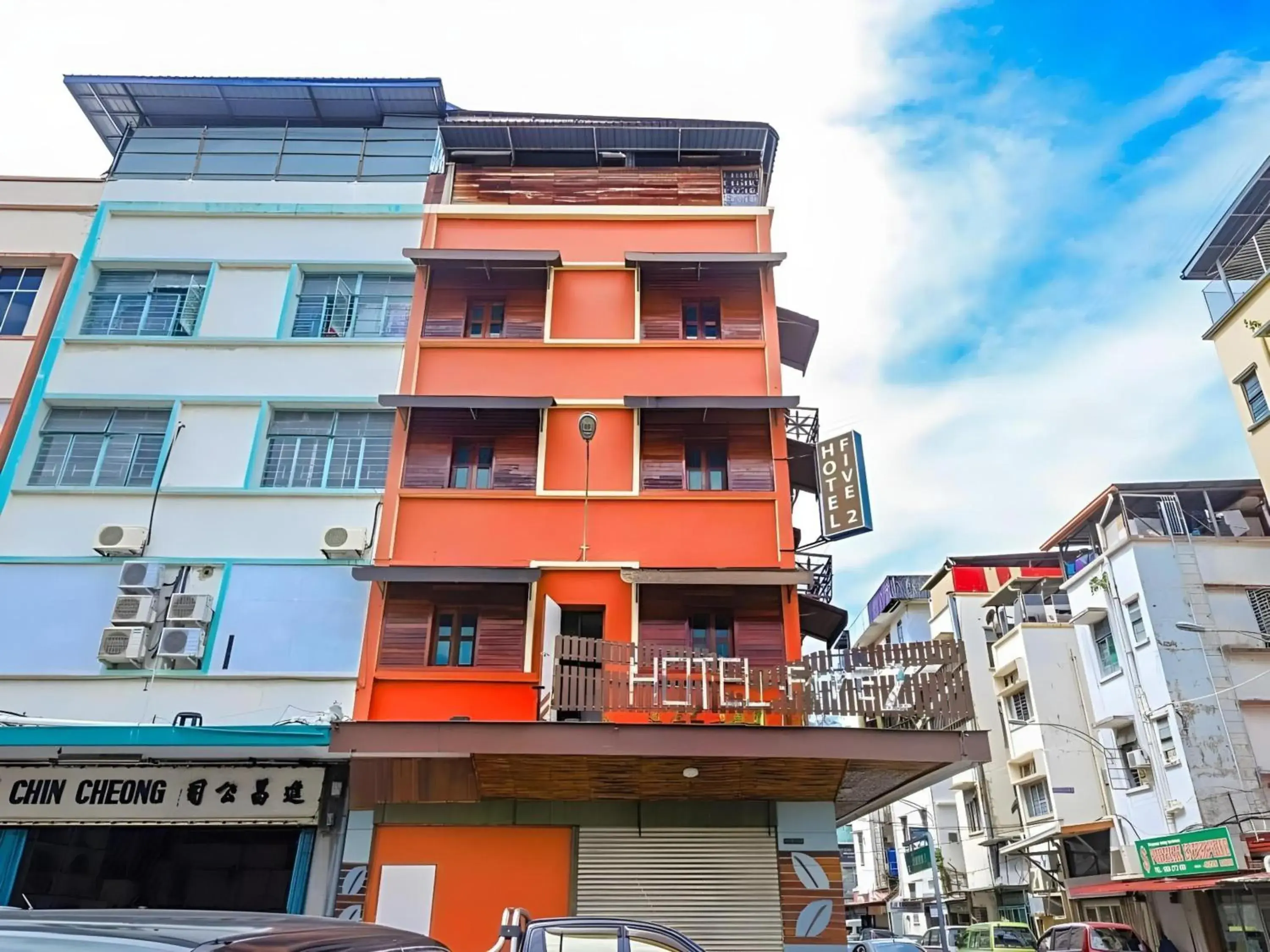 Property building in Hotel O Five 2 Property building in Hotel O Five 2