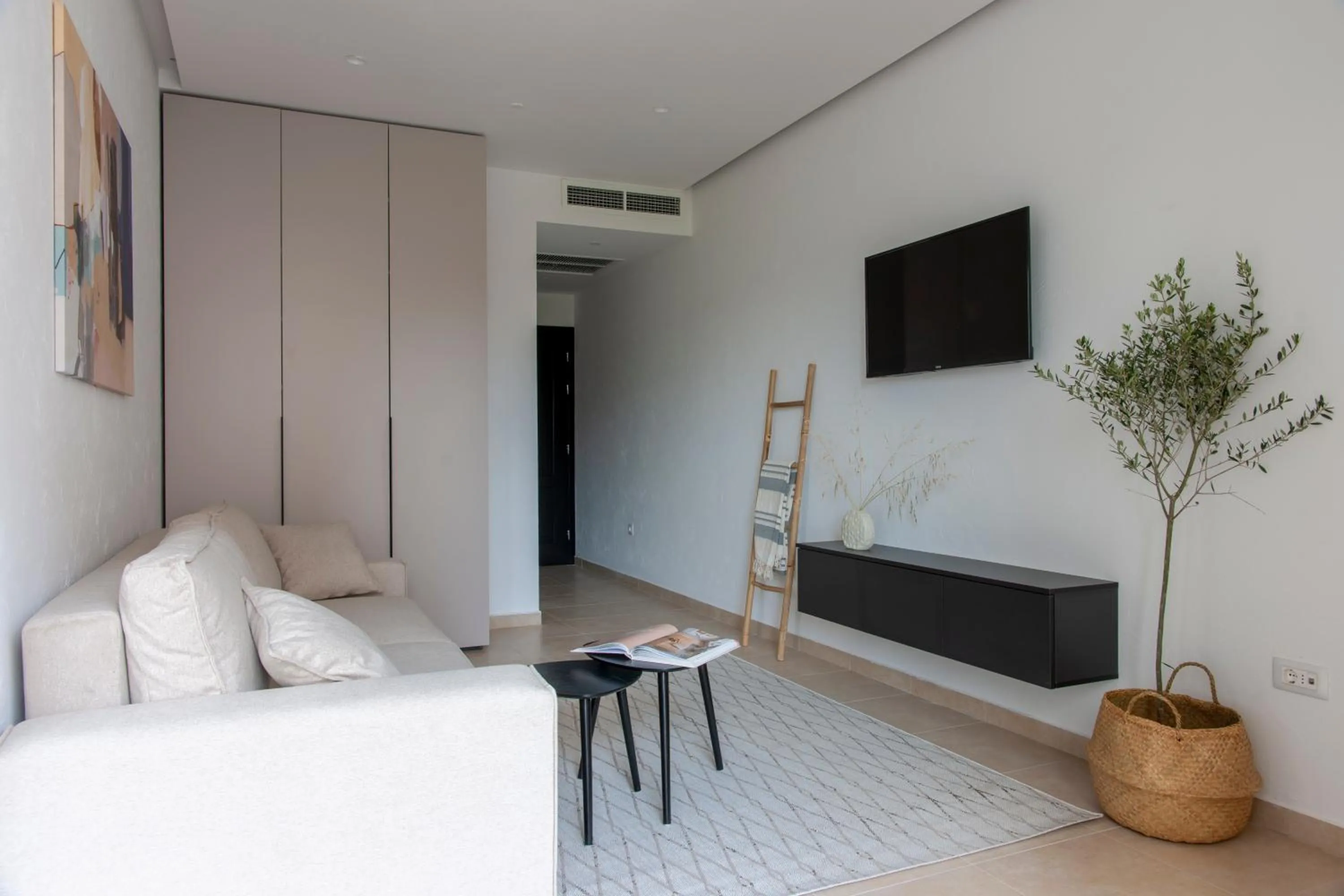 Photo of the whole room in Soho Suites