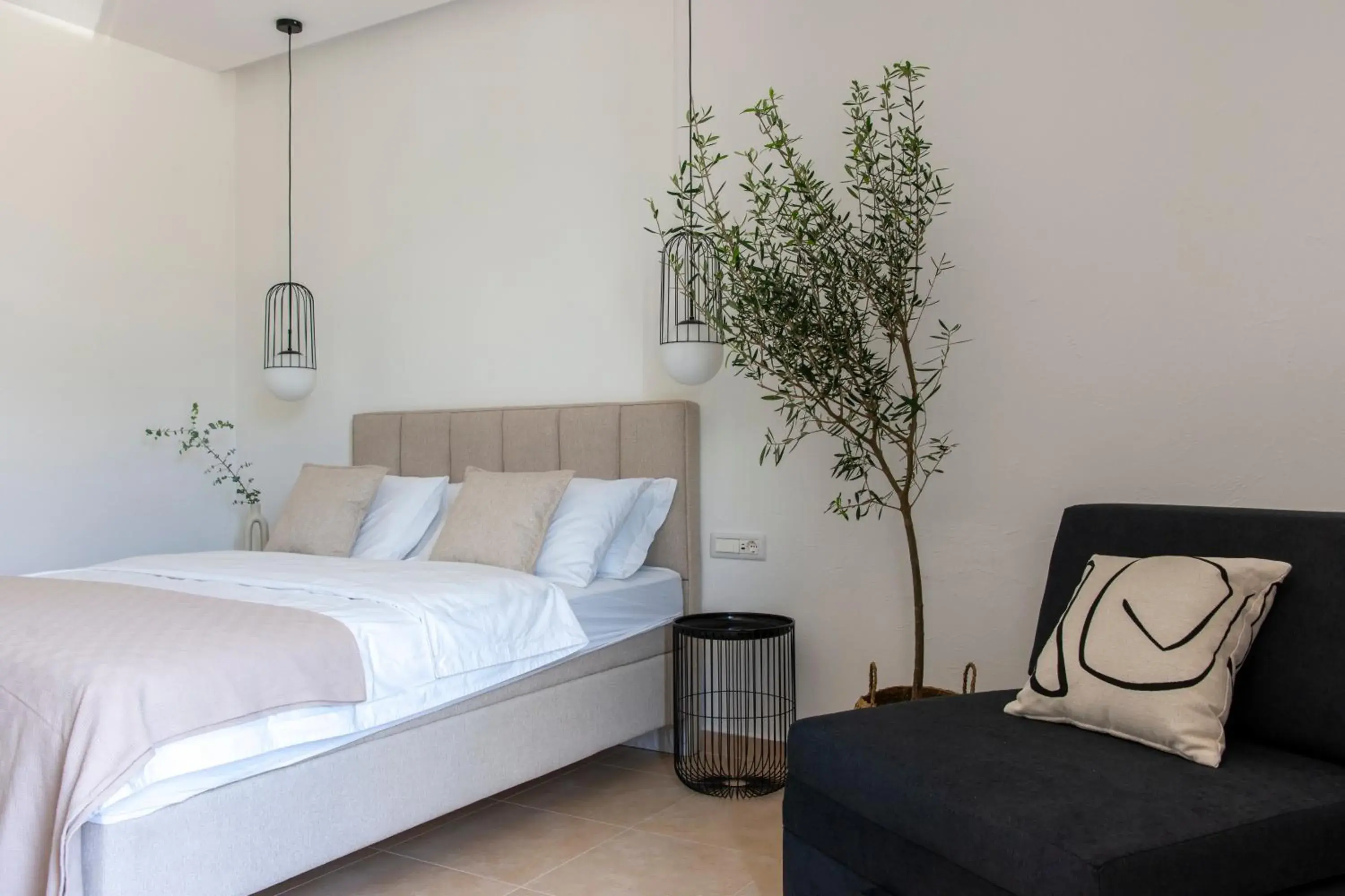 Classic Triple Room in Soho Suites Classic Triple Room in Soho Suites