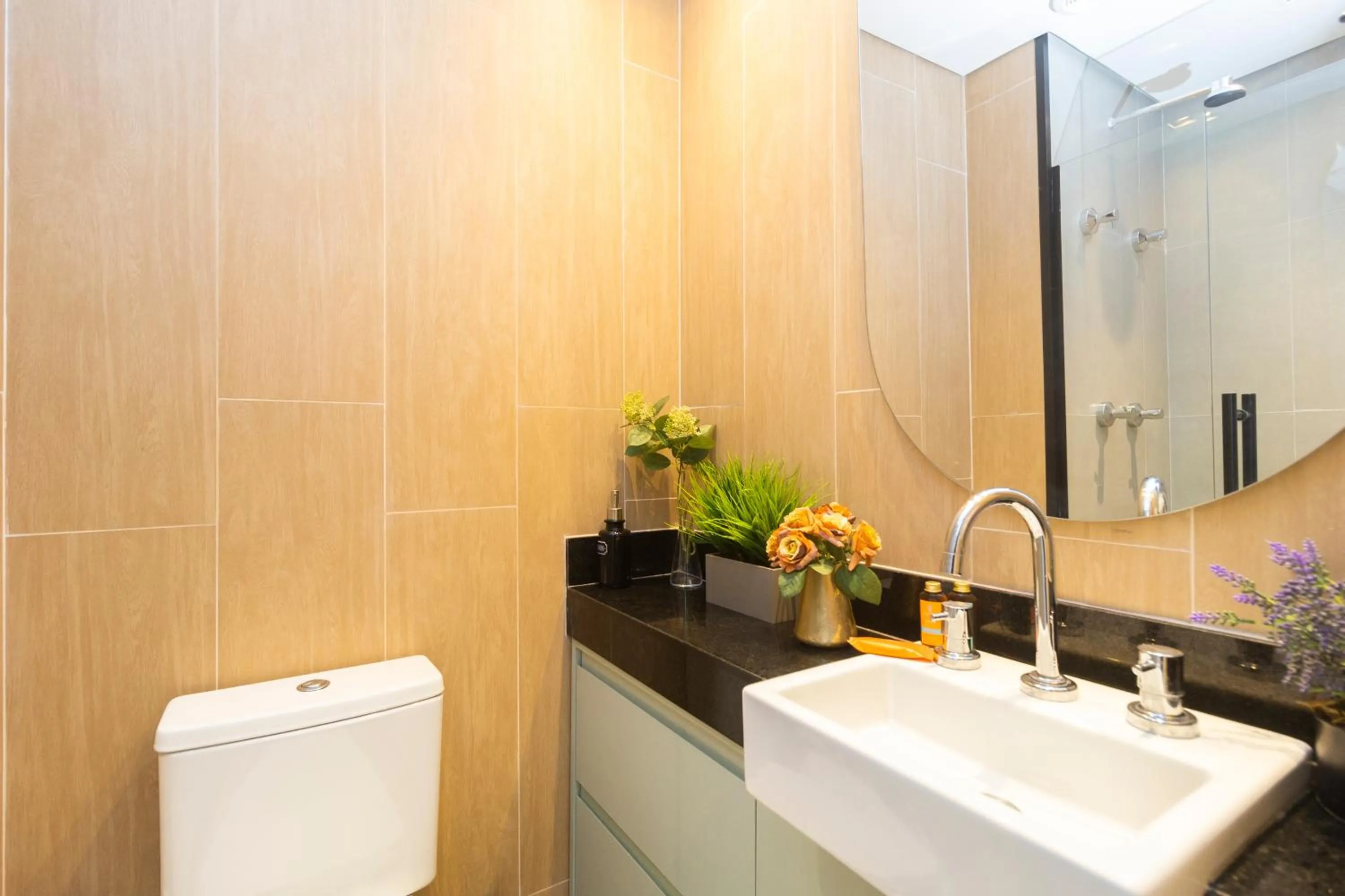 Bathroom in Moderno | Próximo ao Metrô e ao Shopping | Piscina