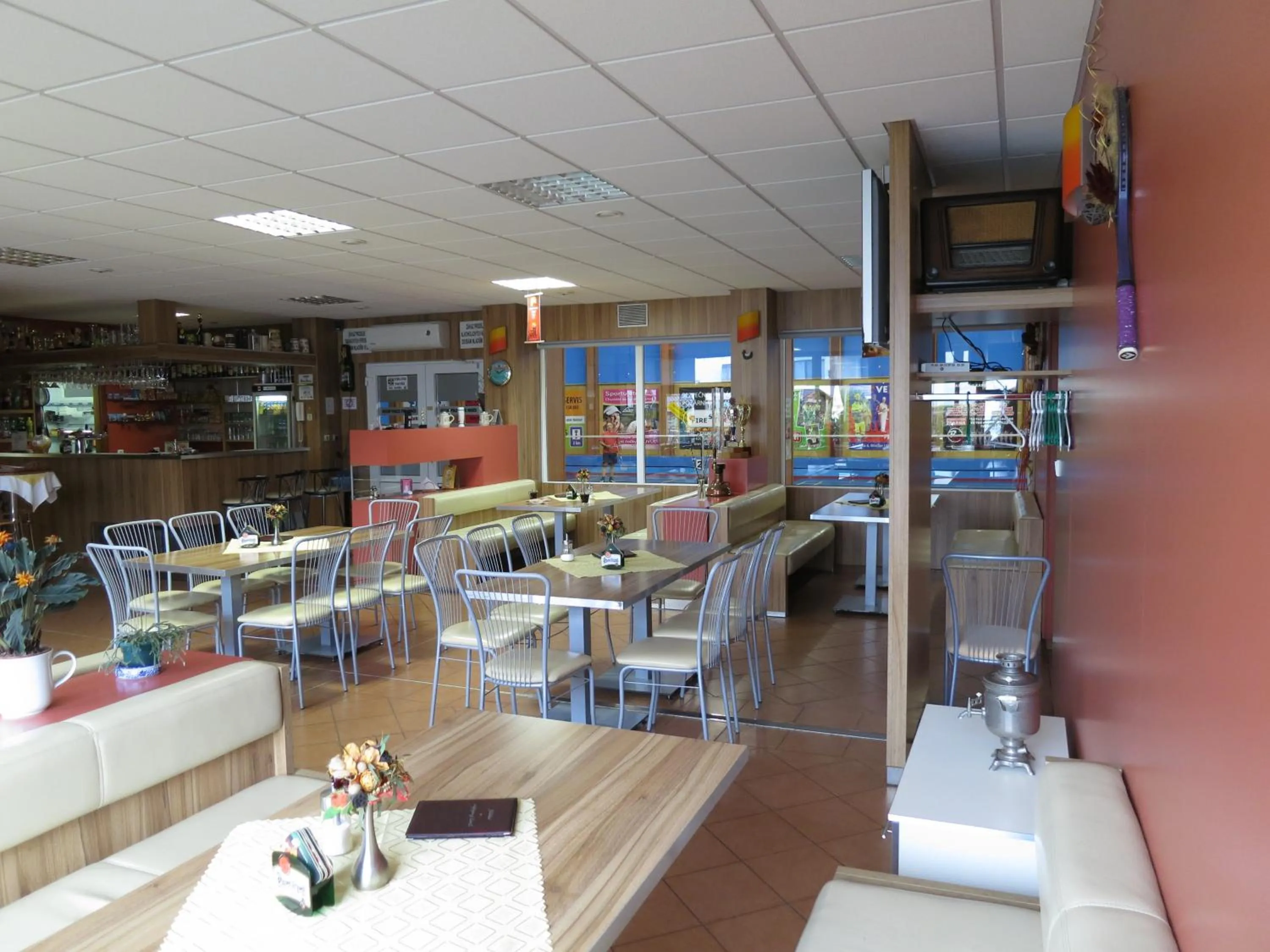 Restaurant/places to eat in Penzion U Splavu