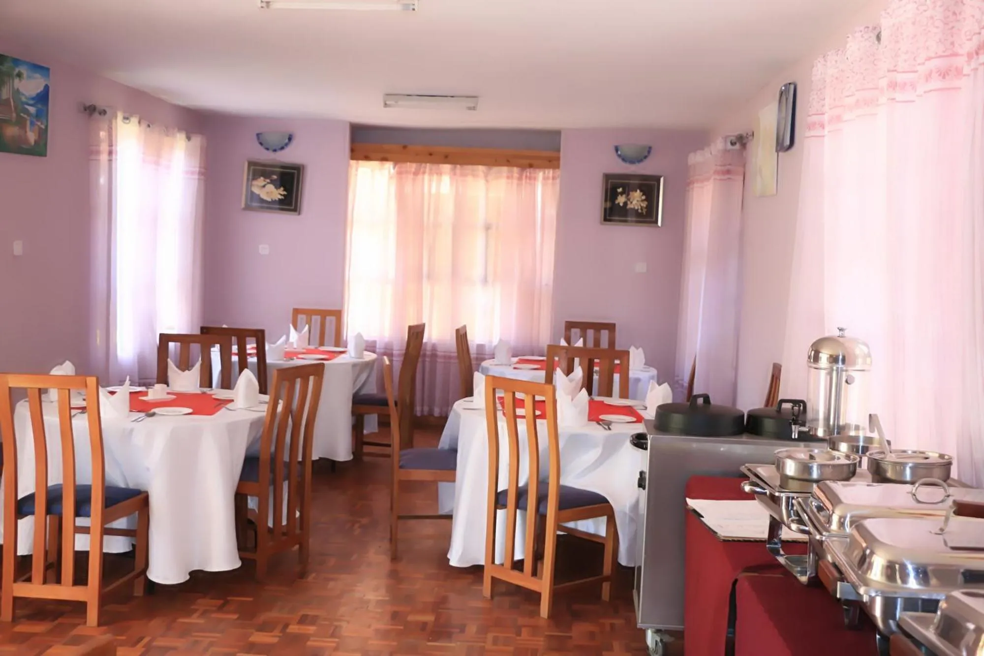 Restaurant/places to eat in Bankhouse Retreat Karen