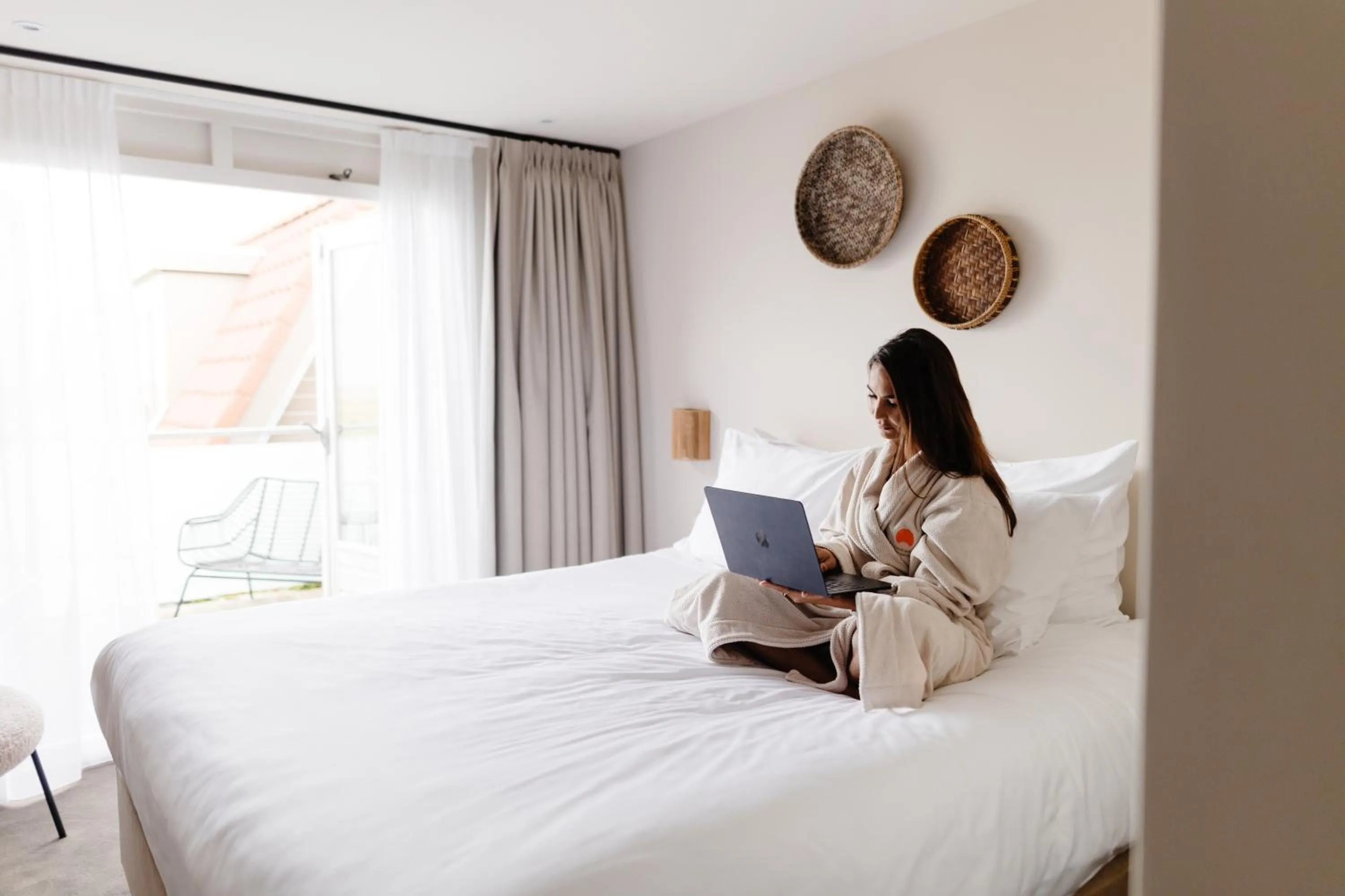 Bed in Strandhotel Camperduin