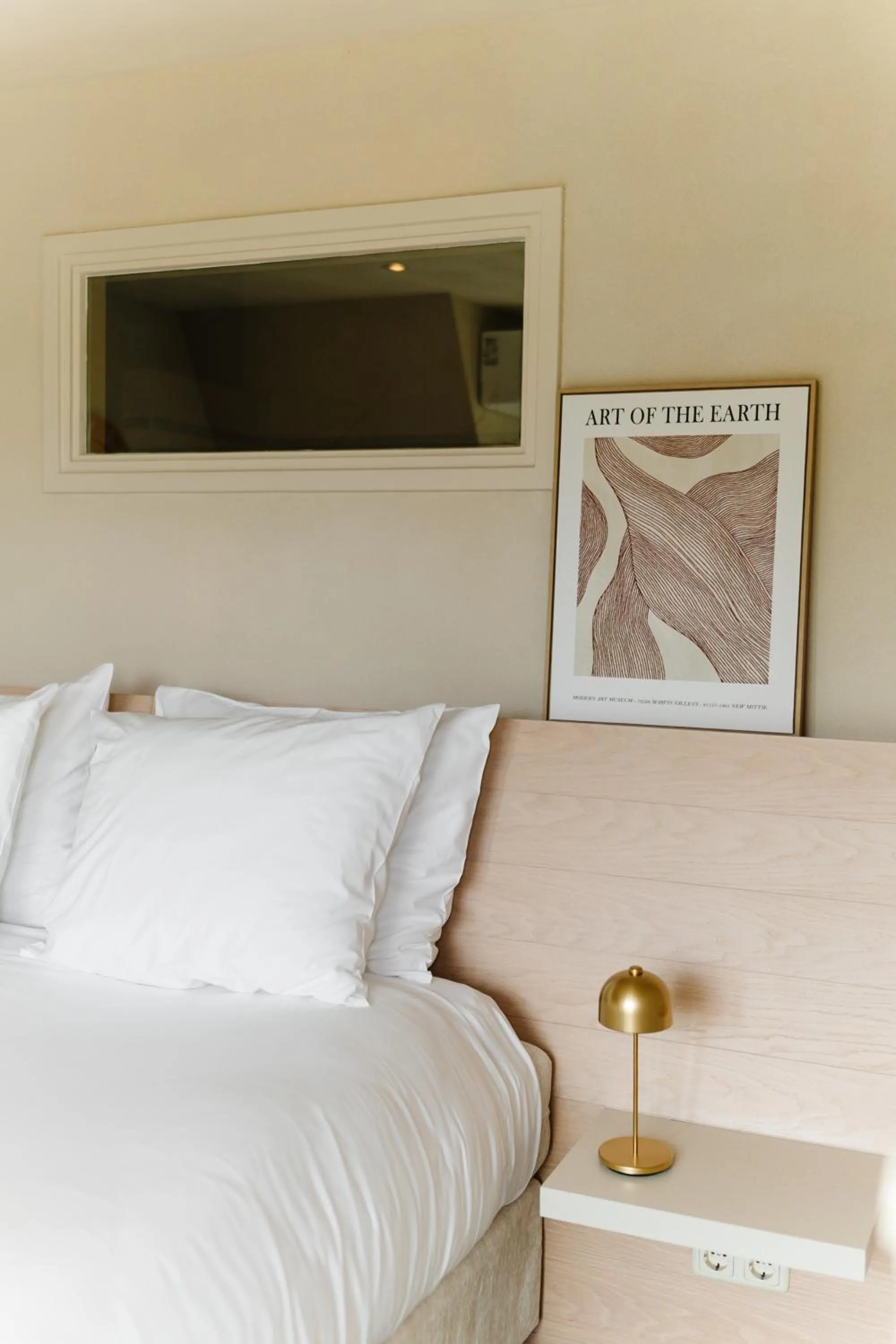 Bed in Strandhotel Camperduin